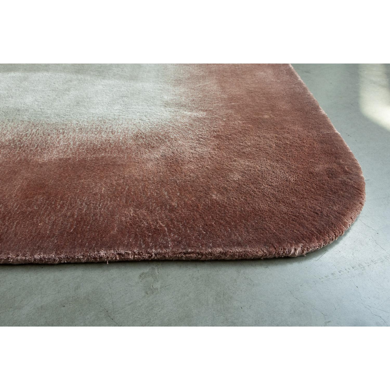 Modern Tappeto moderno design sostenibile grigio bordo by Deanna Comellini 200x300cm For Sale