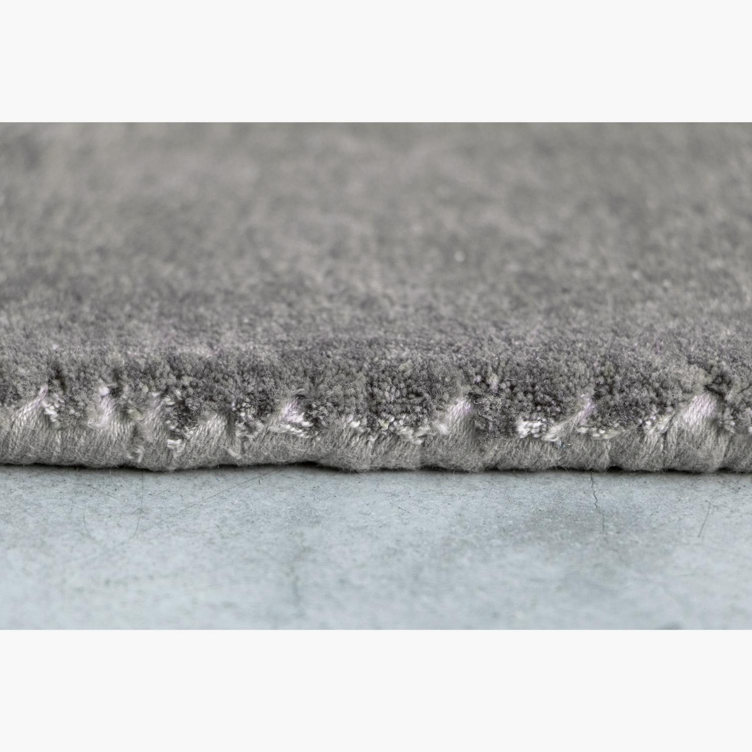 Tappeto moderno design sostenibile grigio bordo von Deanna Comellini 200x300cm (Handgewebt) im Angebot
