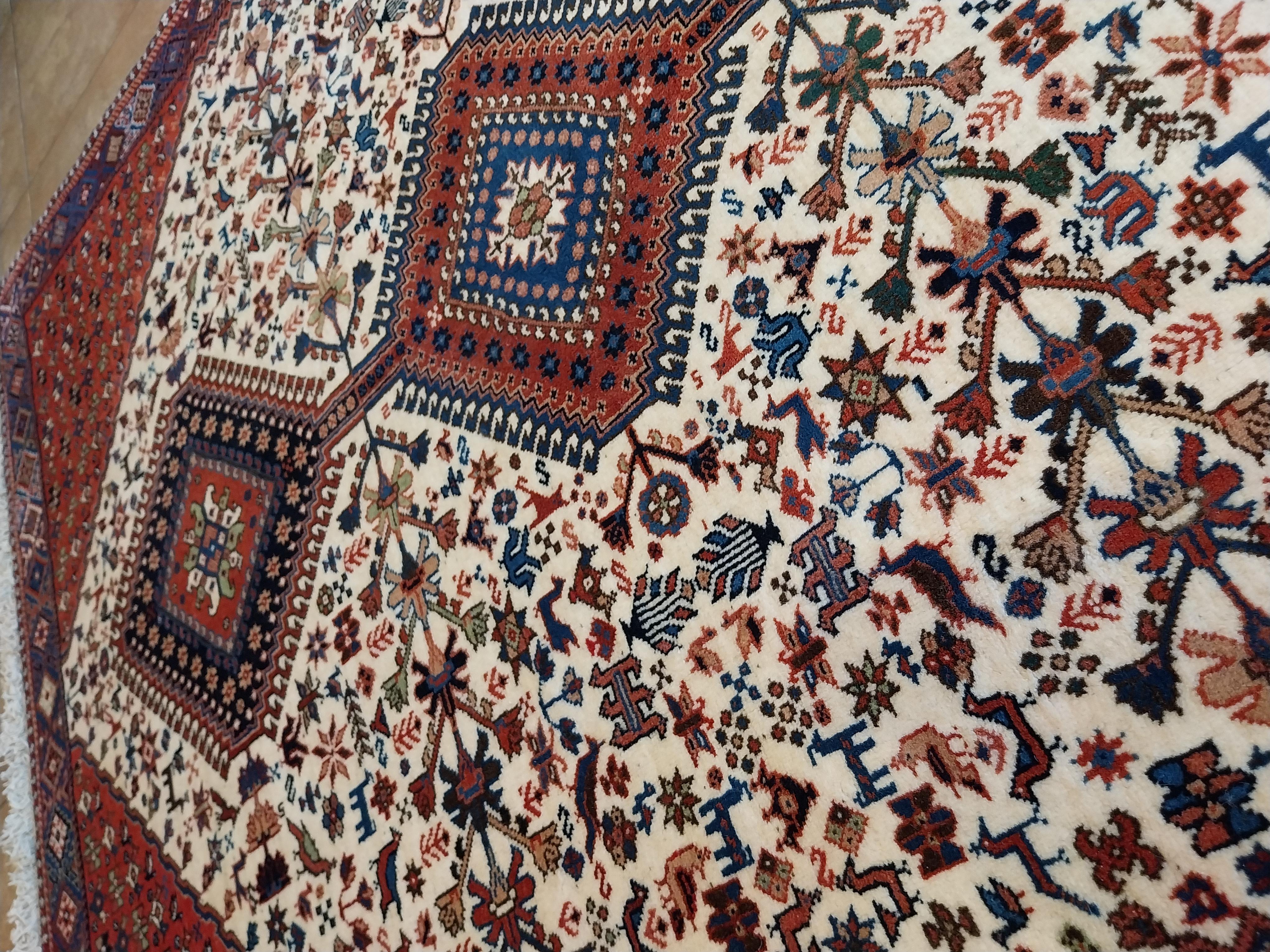 Late 20th Century Hand-knotted Persian rug with geometric medallion Yalameh Rug For Sale