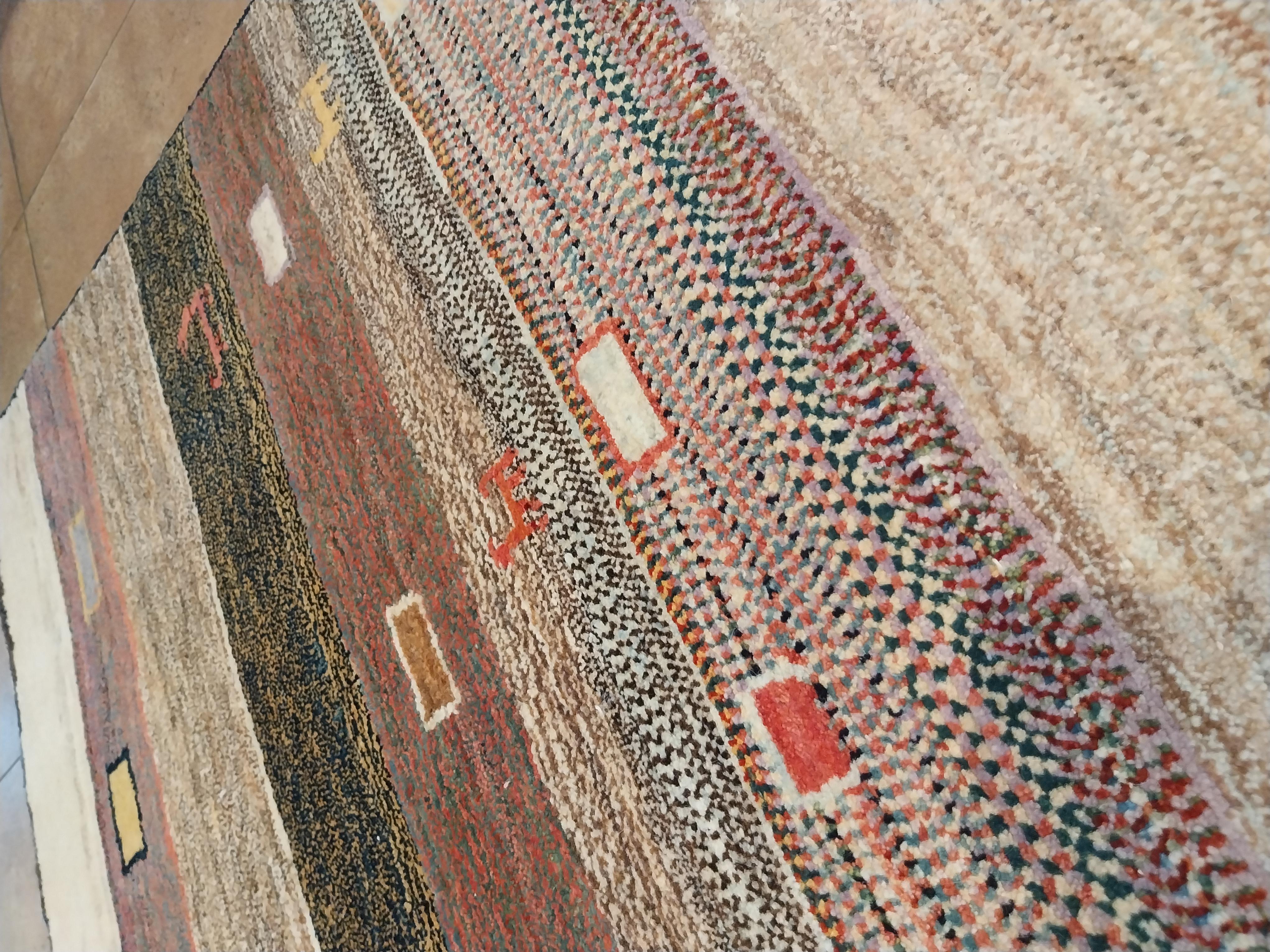 Vintage hand-knotted Persian rug, Gabbeh In Good Condition For Sale In Foligno, Perugia