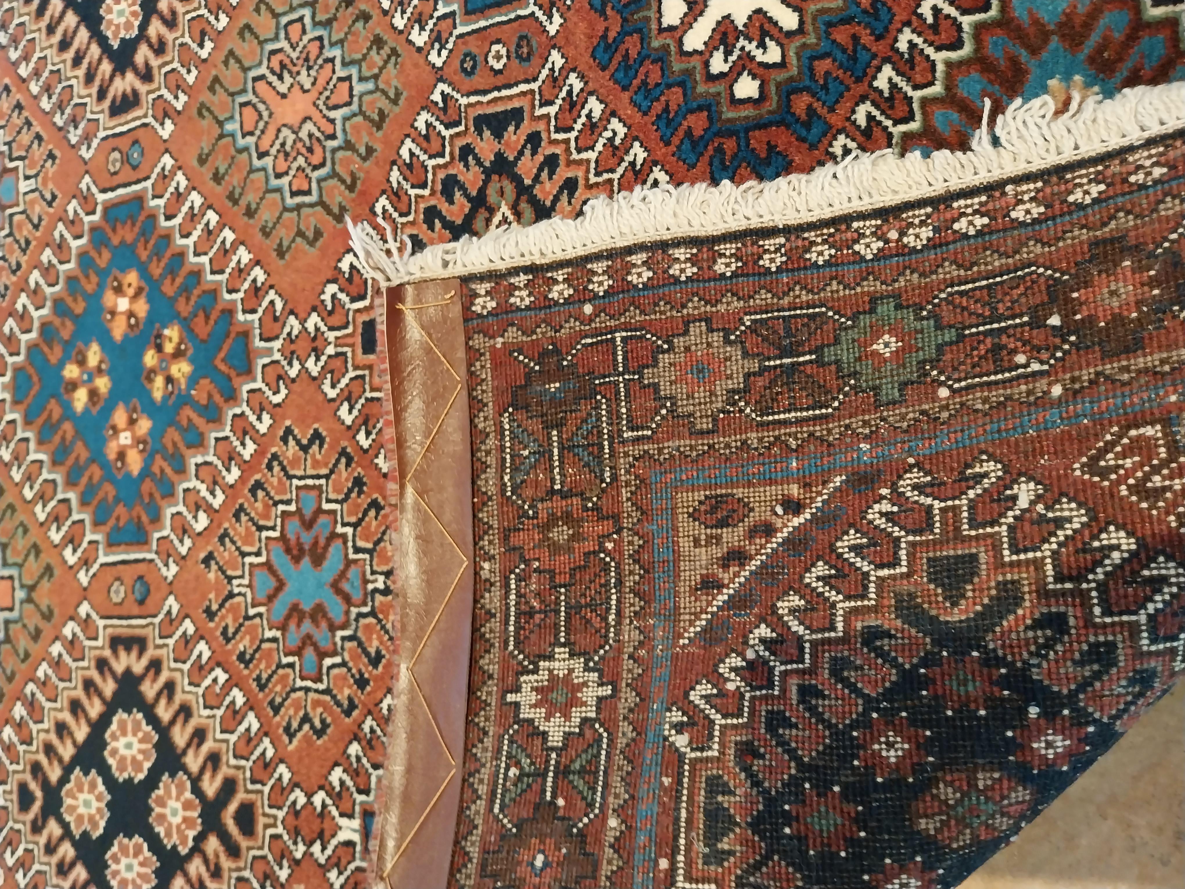 Noué à la main Tapis persan vintage  noué à la main, motif Yalameh sur toute sa surface en vente