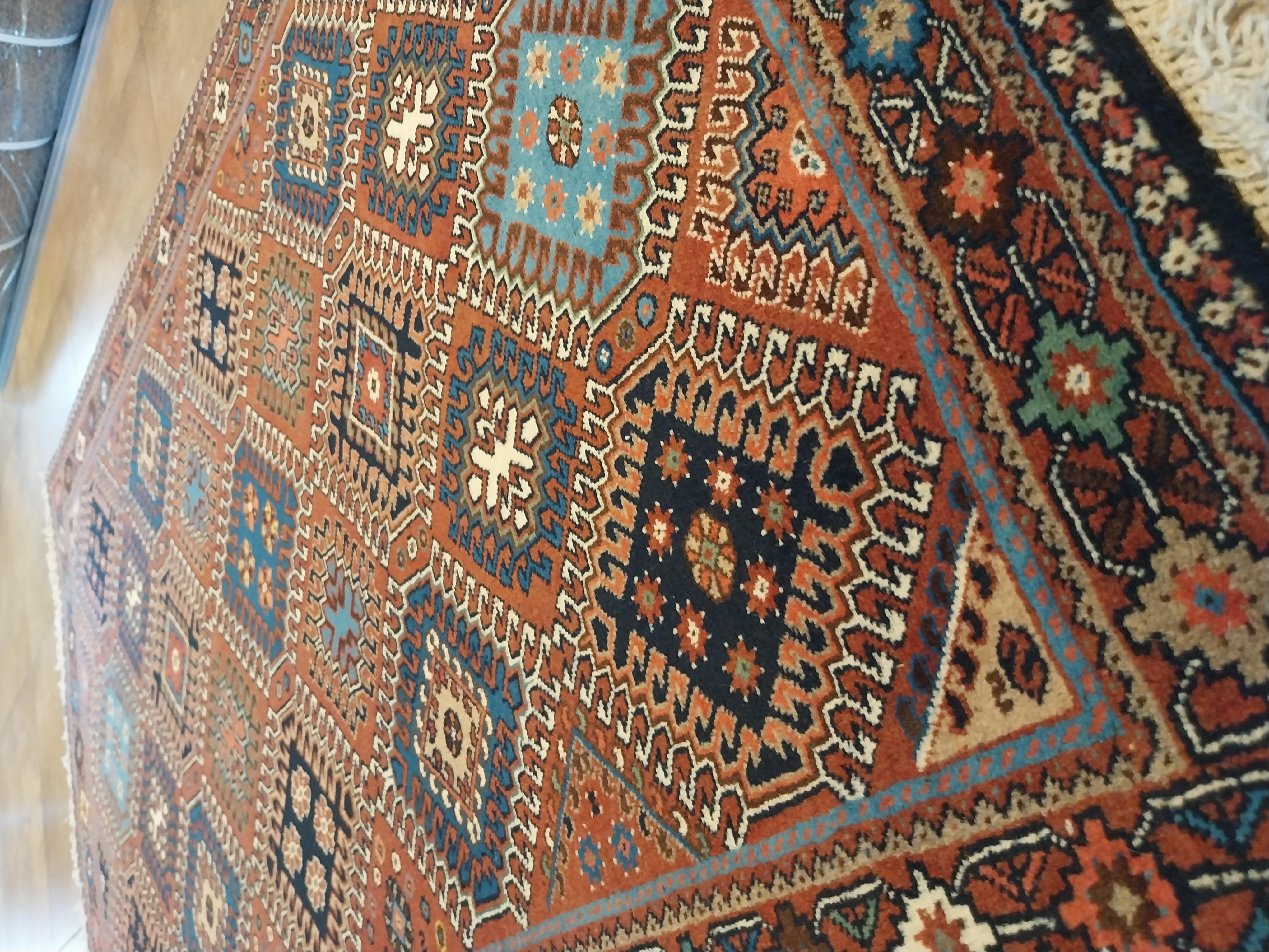 Mid-20th Century Tapis persan vintage  noué à la main, motif Yalameh sur toute sa surface en vente