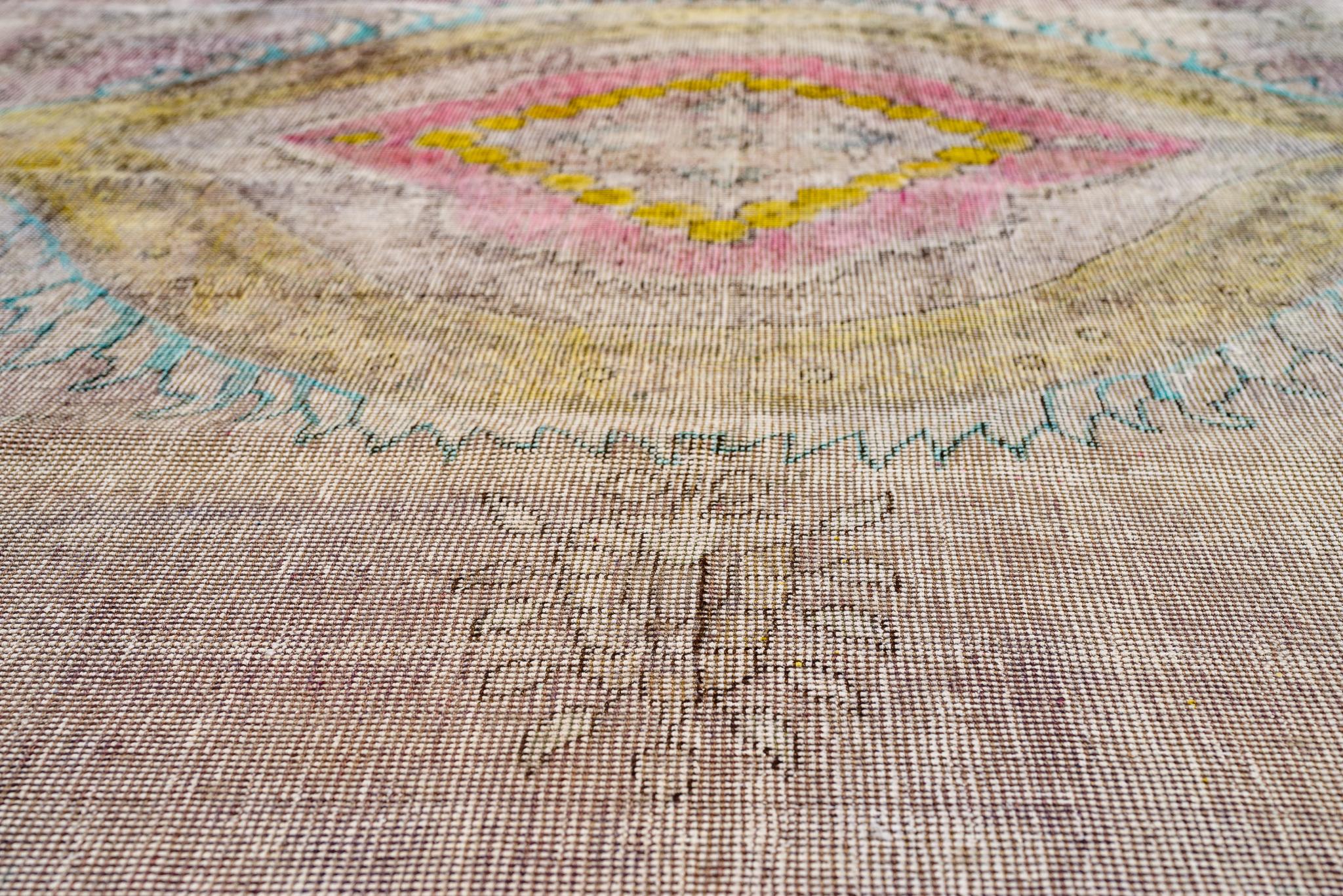 Vintage Distressed Perserteppich Mitte des 20. Jahrhunderts (Wolle) im Angebot