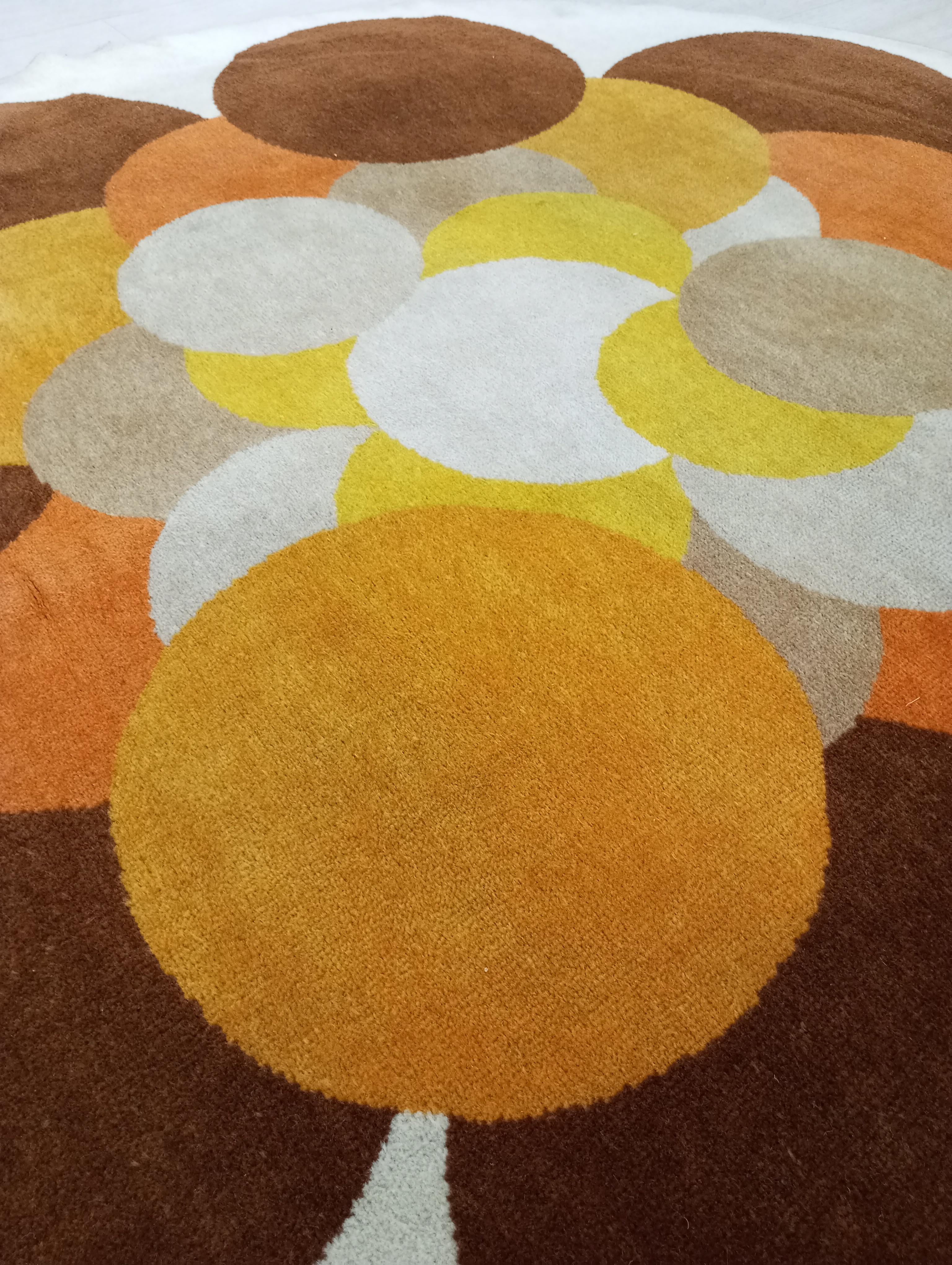 Tapis rond en laine au design moderne des années 1970 (Italie) vintage en vente 4
