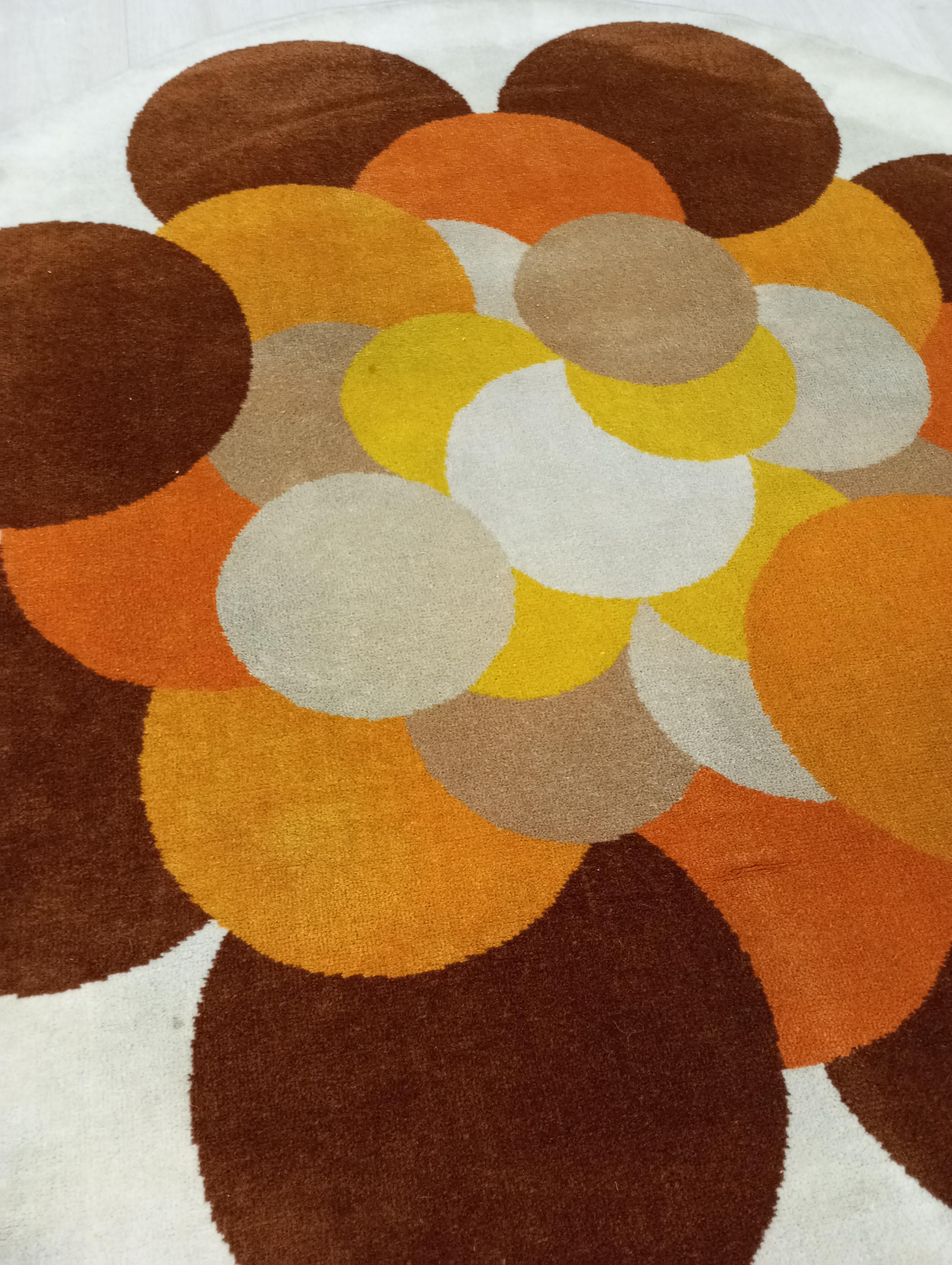 Tapis rond en laine au design moderne des années 1970 (Italie) vintage en vente 6