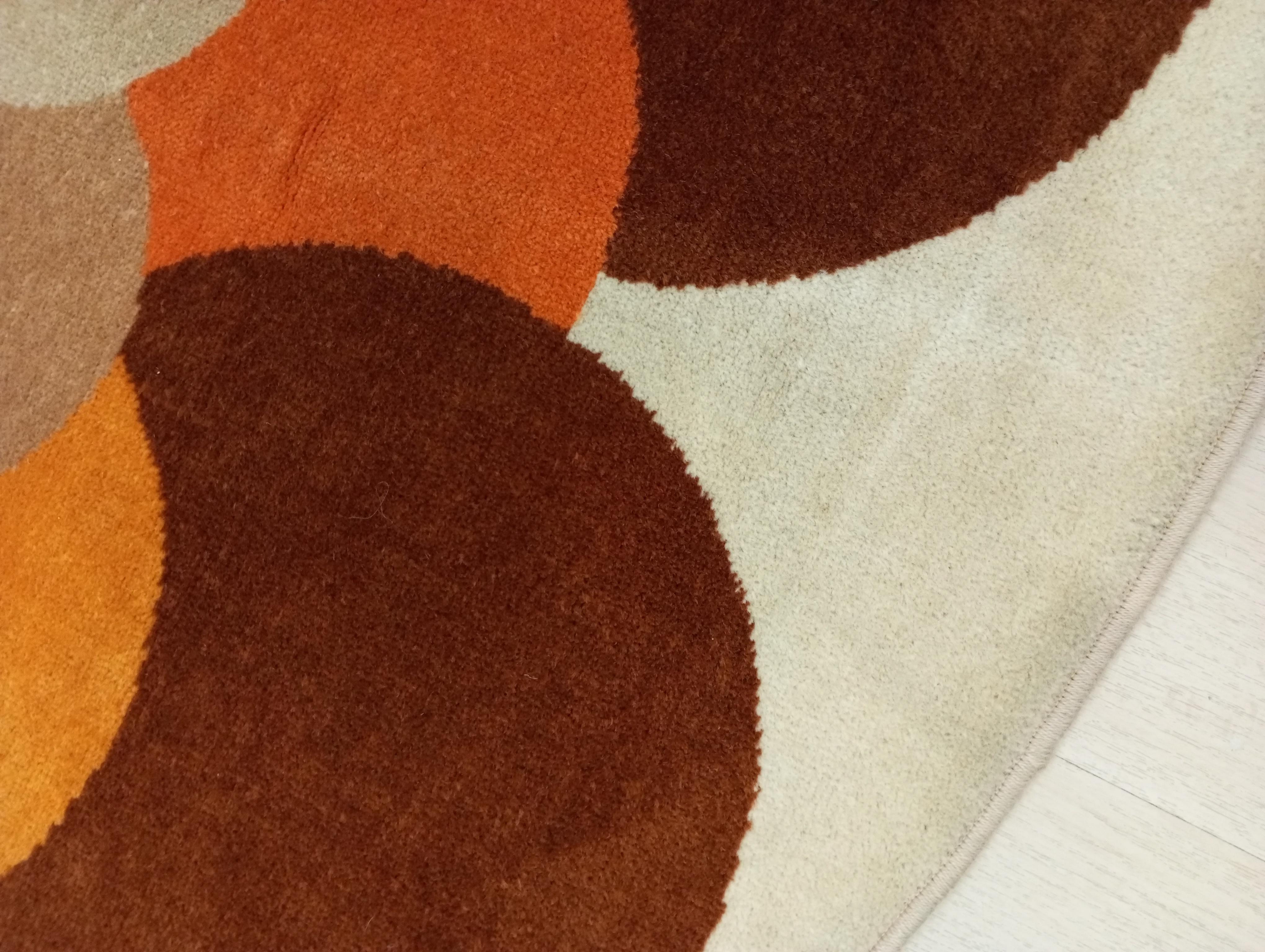 Tapis rond en laine au design moderne des années 1970 (Italie) vintage en vente 7