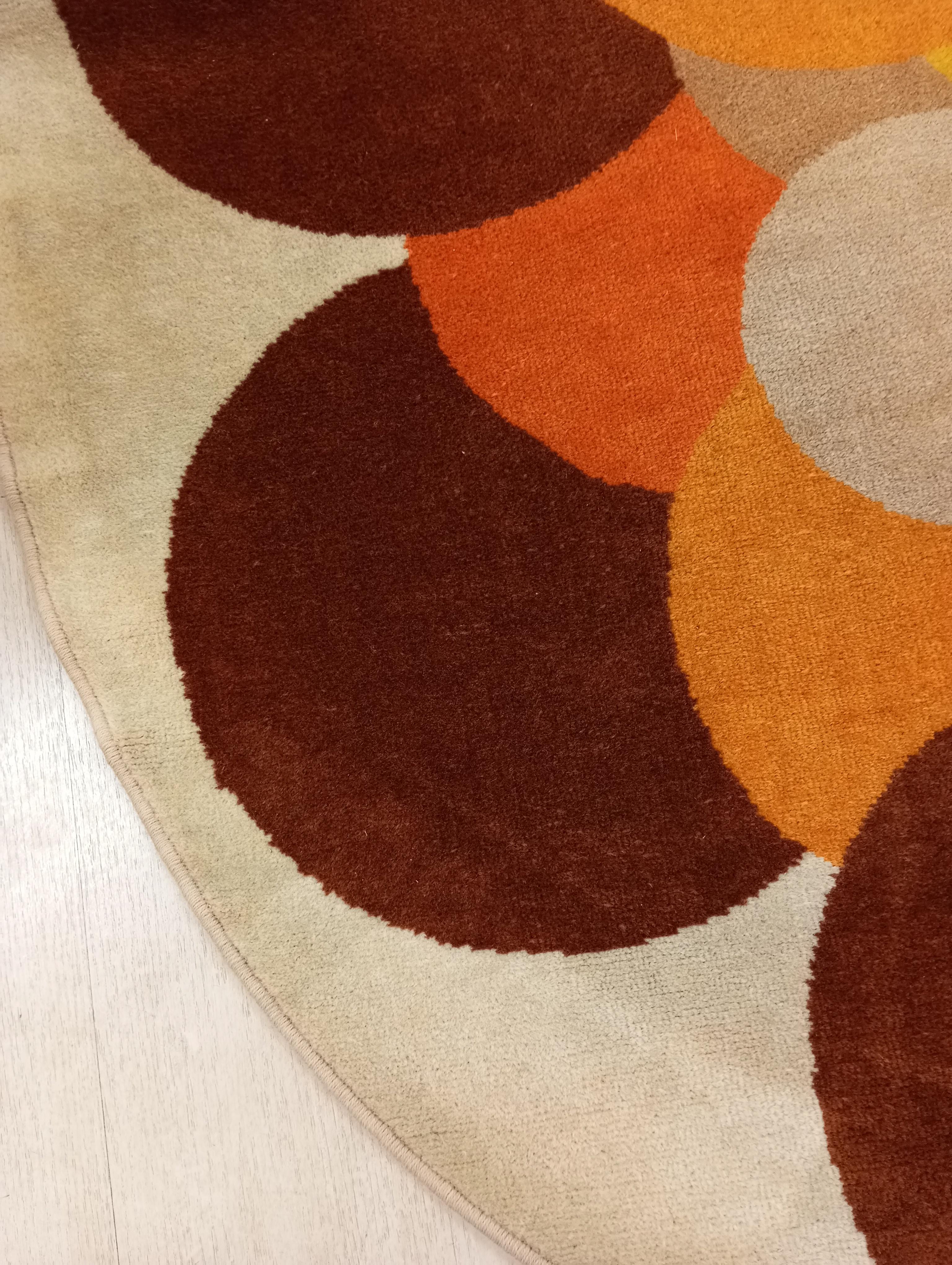 Tapis rond en laine au design moderne des années 1970 (Italie) vintage Bon état - En vente à Firenze, FI