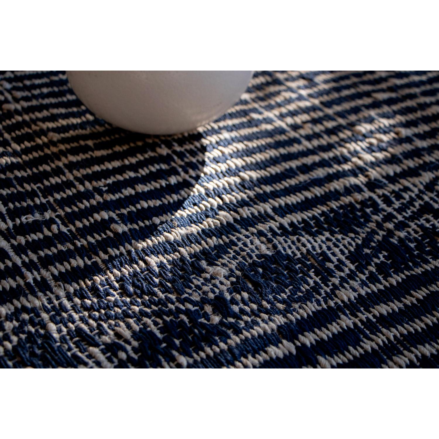 Moderne Tappeto stuoia juta blu bianco design by Deanna Comellini En stock 300x400cm en vente