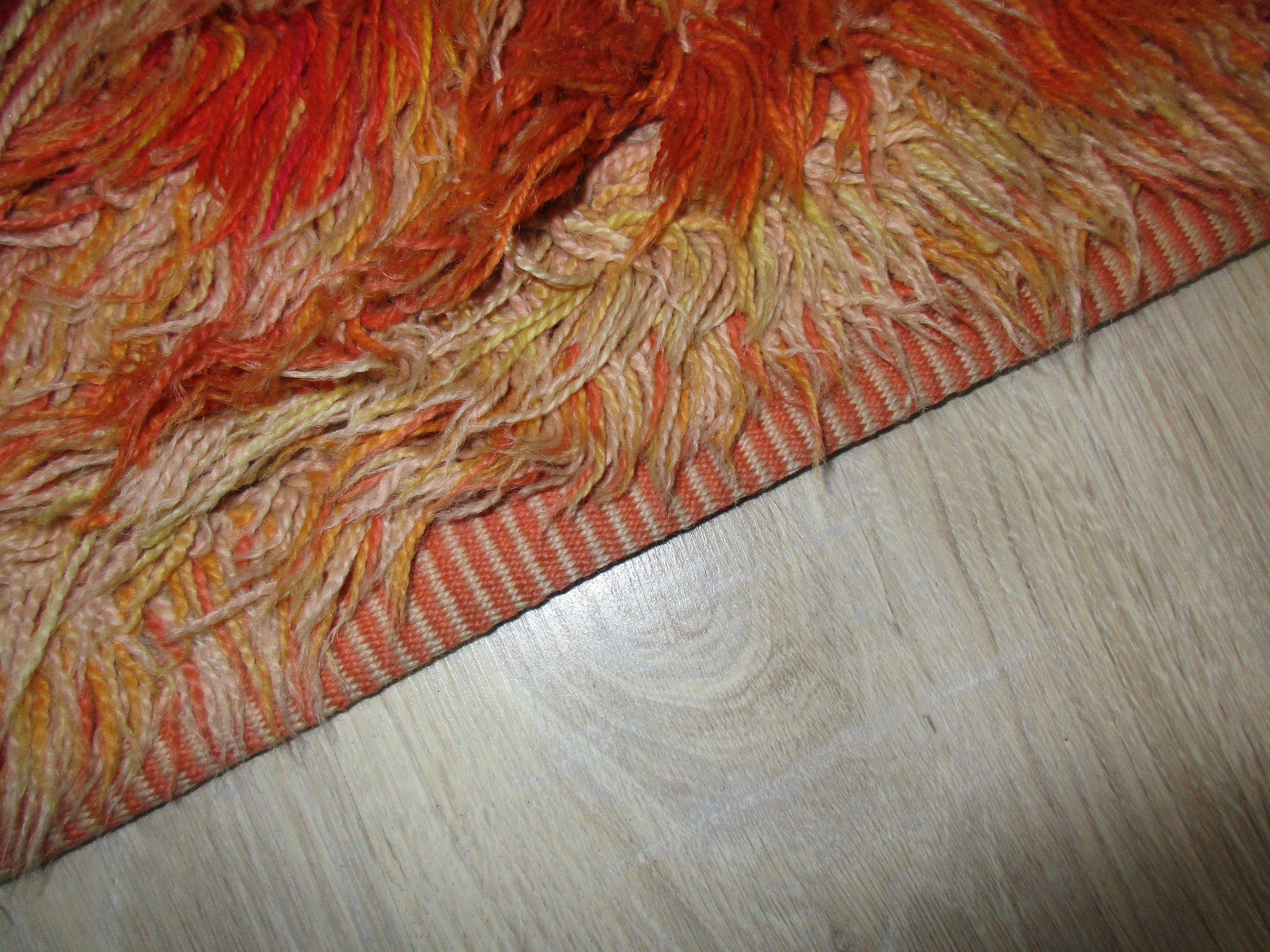 Swedish hand-knotted wool rug 1960s For Sale 7