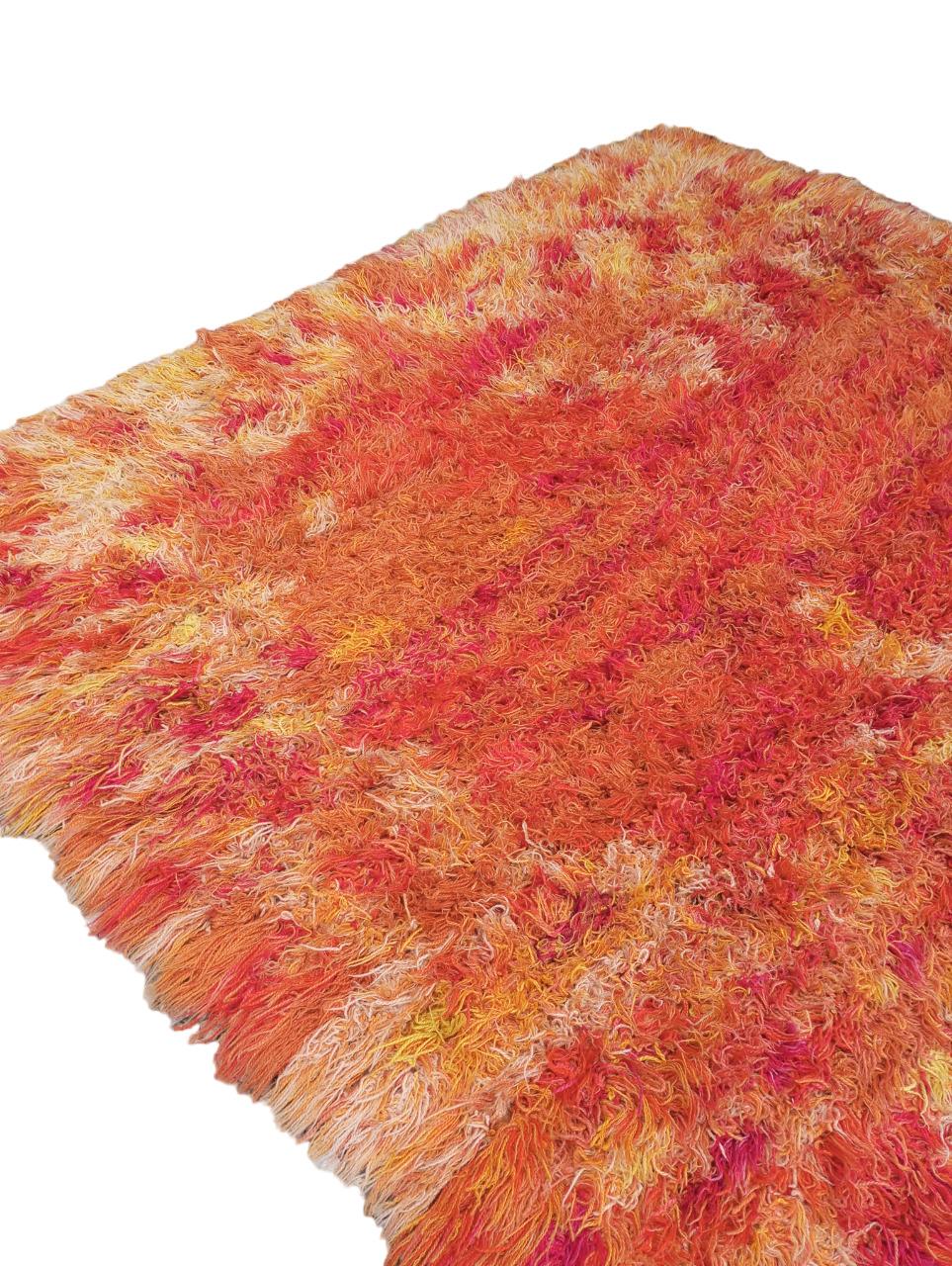 Swedish hand-knotted wool rug 1960s In Good Condition For Sale In Firenze, FI