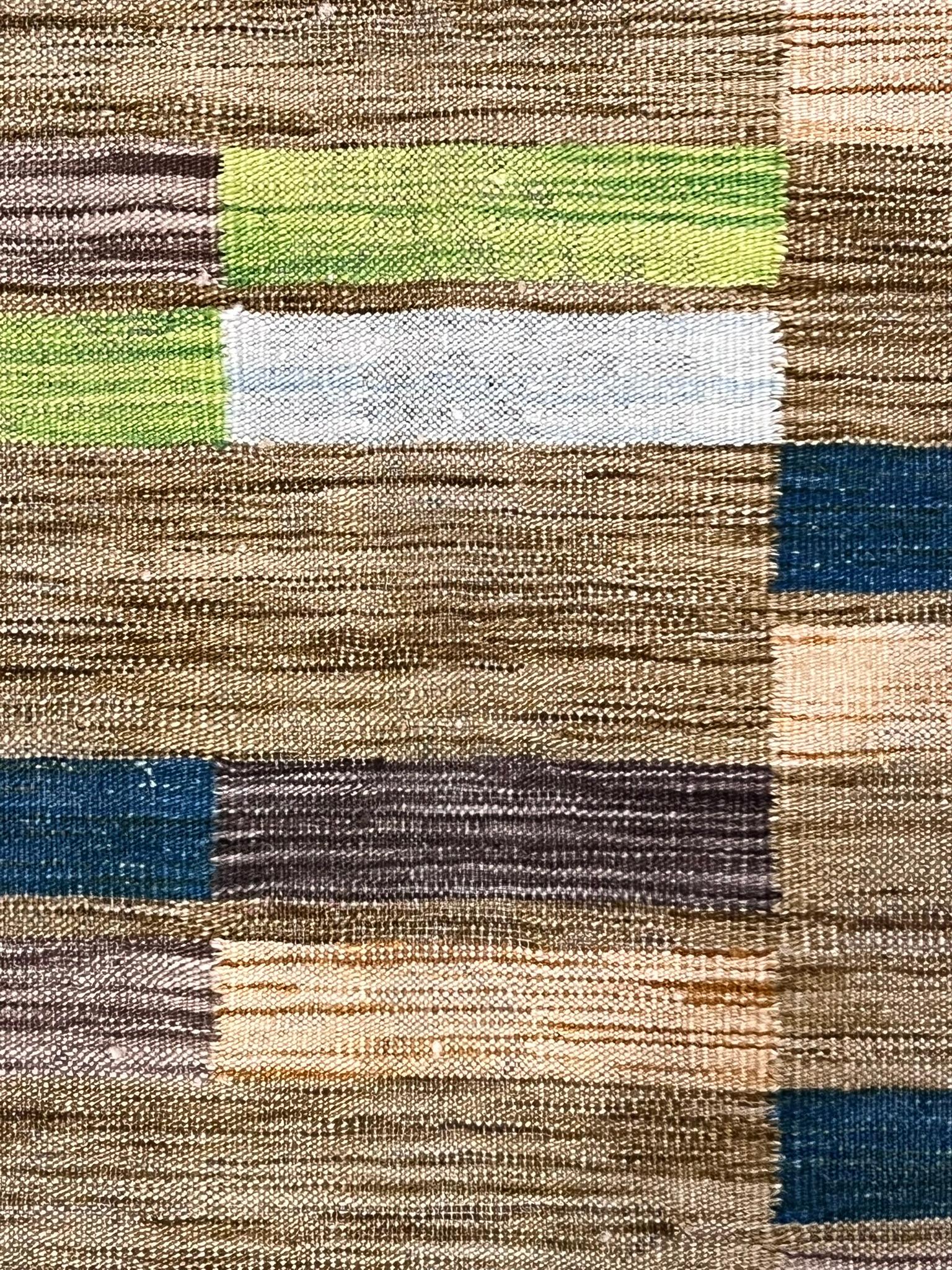 Moderno Tappeto tessuto a trama piatta in stile anni '70 colori vivaci begie blu verde in vendita
