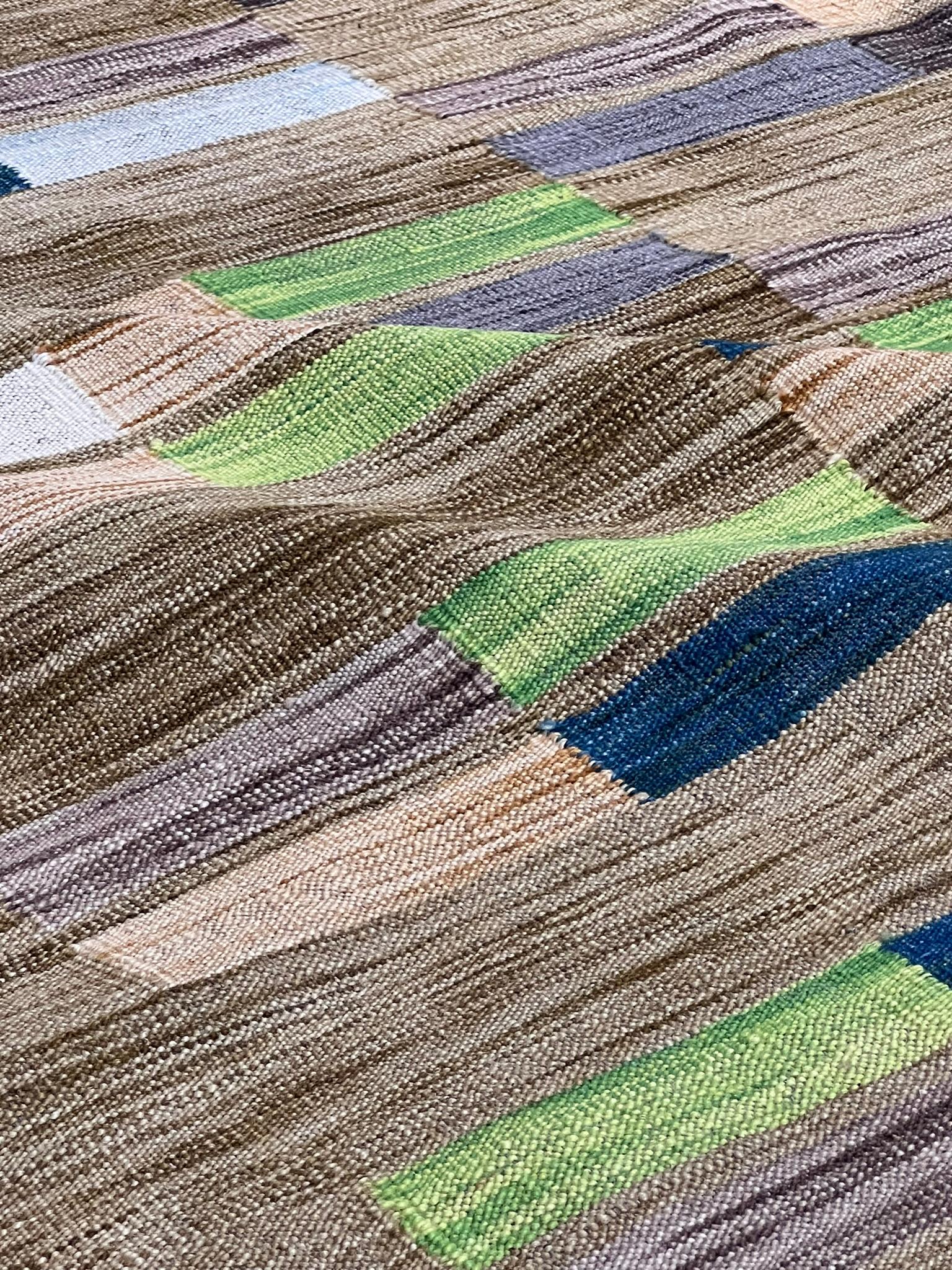 Tappeto tessuto a trama piatta in stile anni '70 colori vivaci begie blu verde In condizioni Nuovo in vendita a Firenze, IT