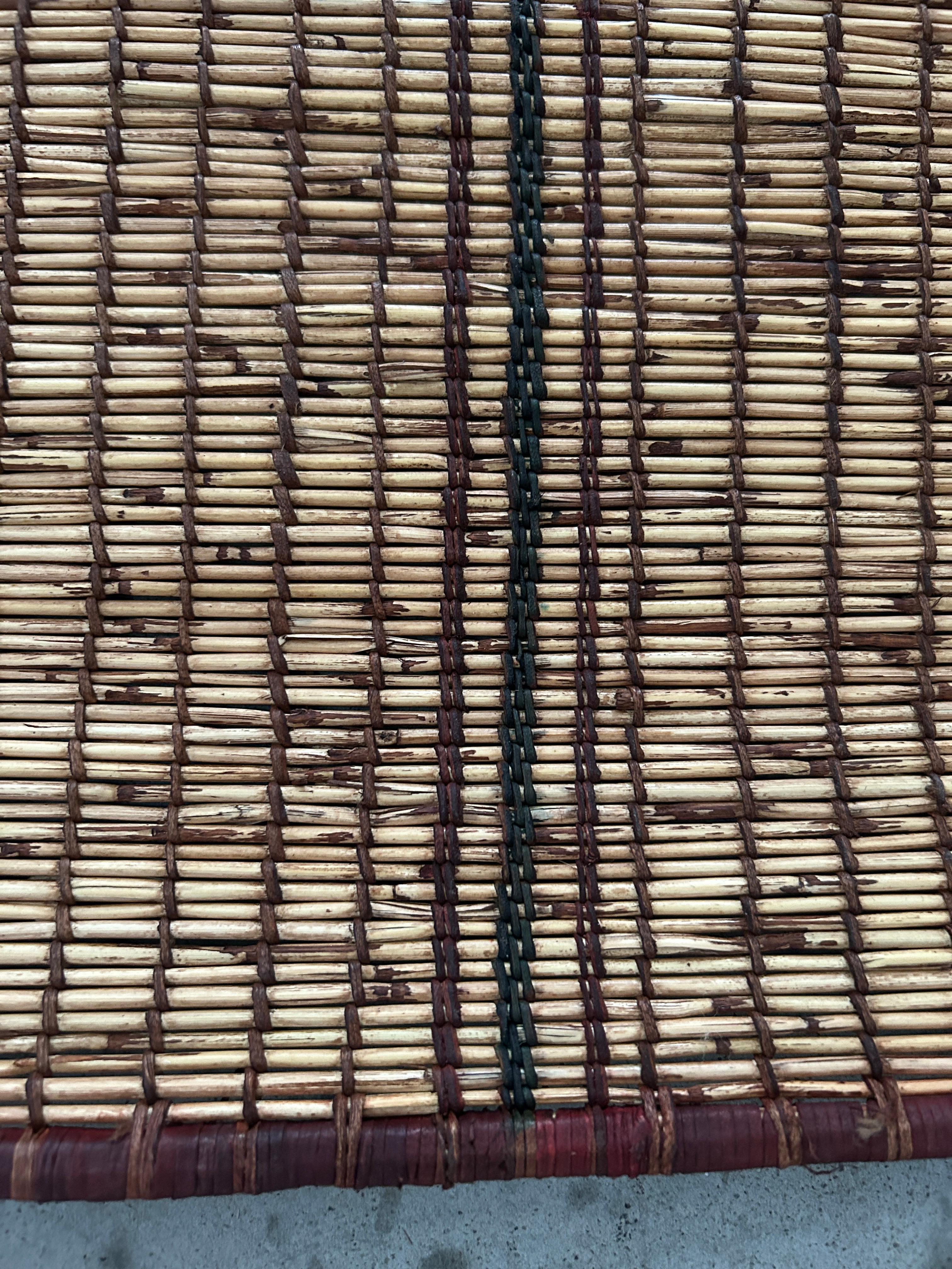 Tapis Touareg Made in Sahara Mauritanien Vintage en bois et cuir en vente 1