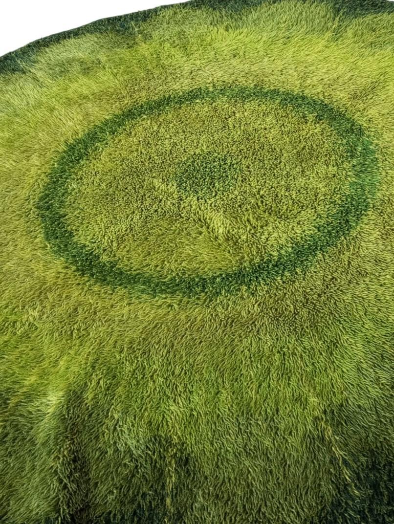 Alfombra redonda verde Dinamarca 1970s Desso en venta 6