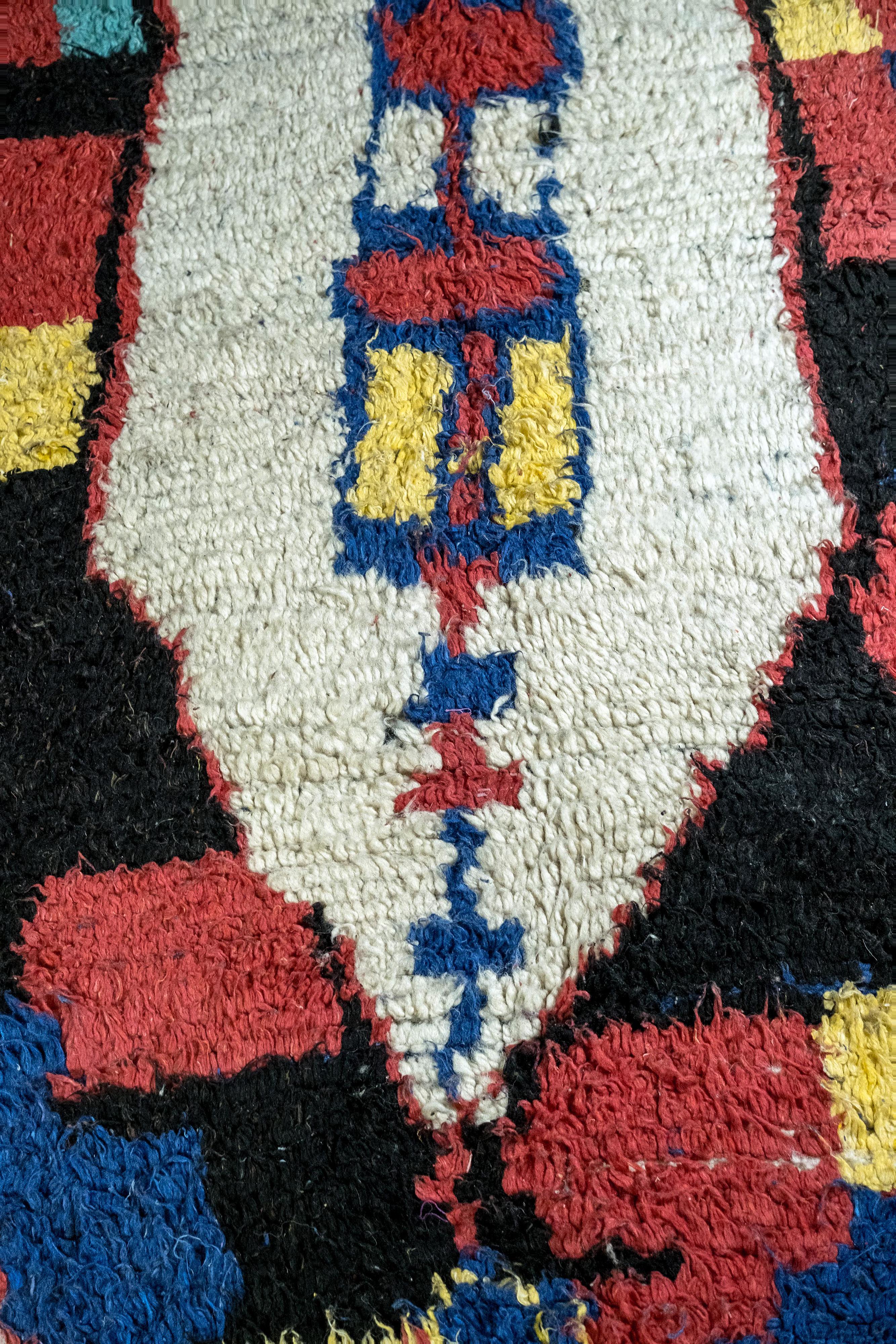 Moroccan Carpet  Berber Azilal Multicolored Wool Manufatto natural colors In Good Condition For Sale In Loria, IT