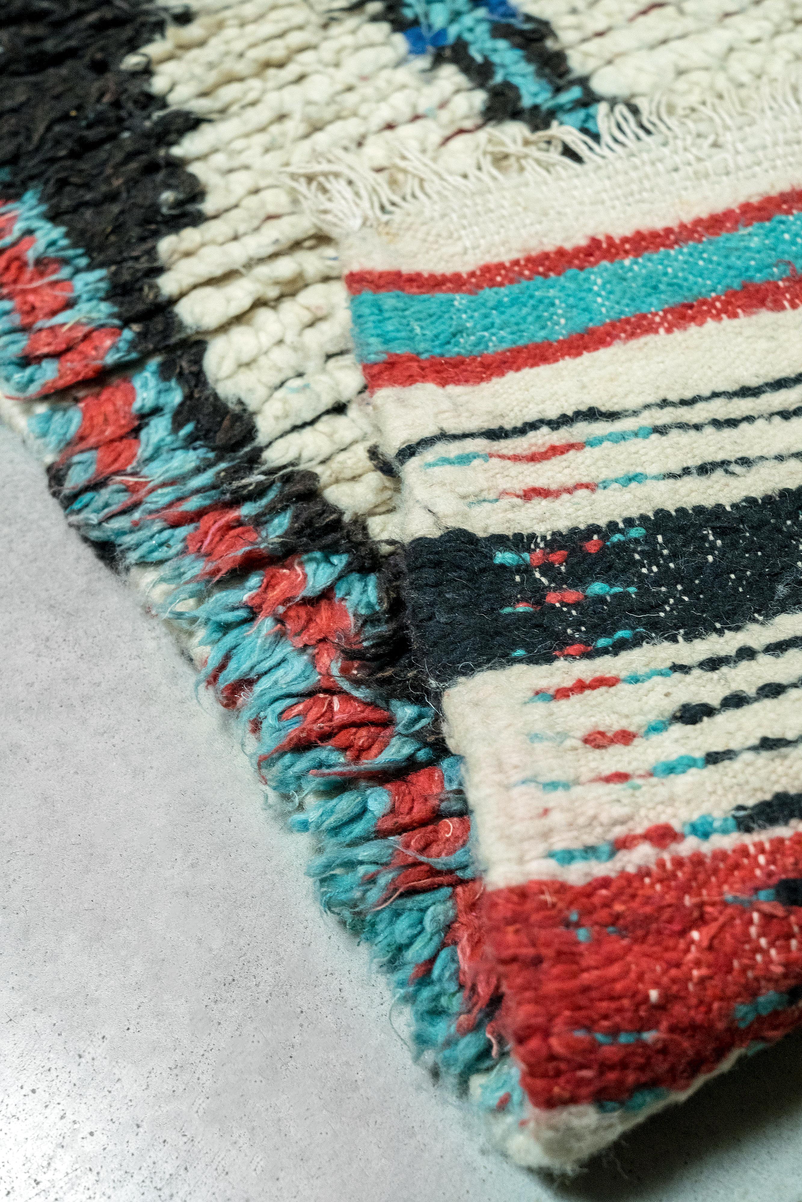20th Century Moroccan Carpet  Berber Azilal Multicolored Wool Manufatto natural colors For Sale