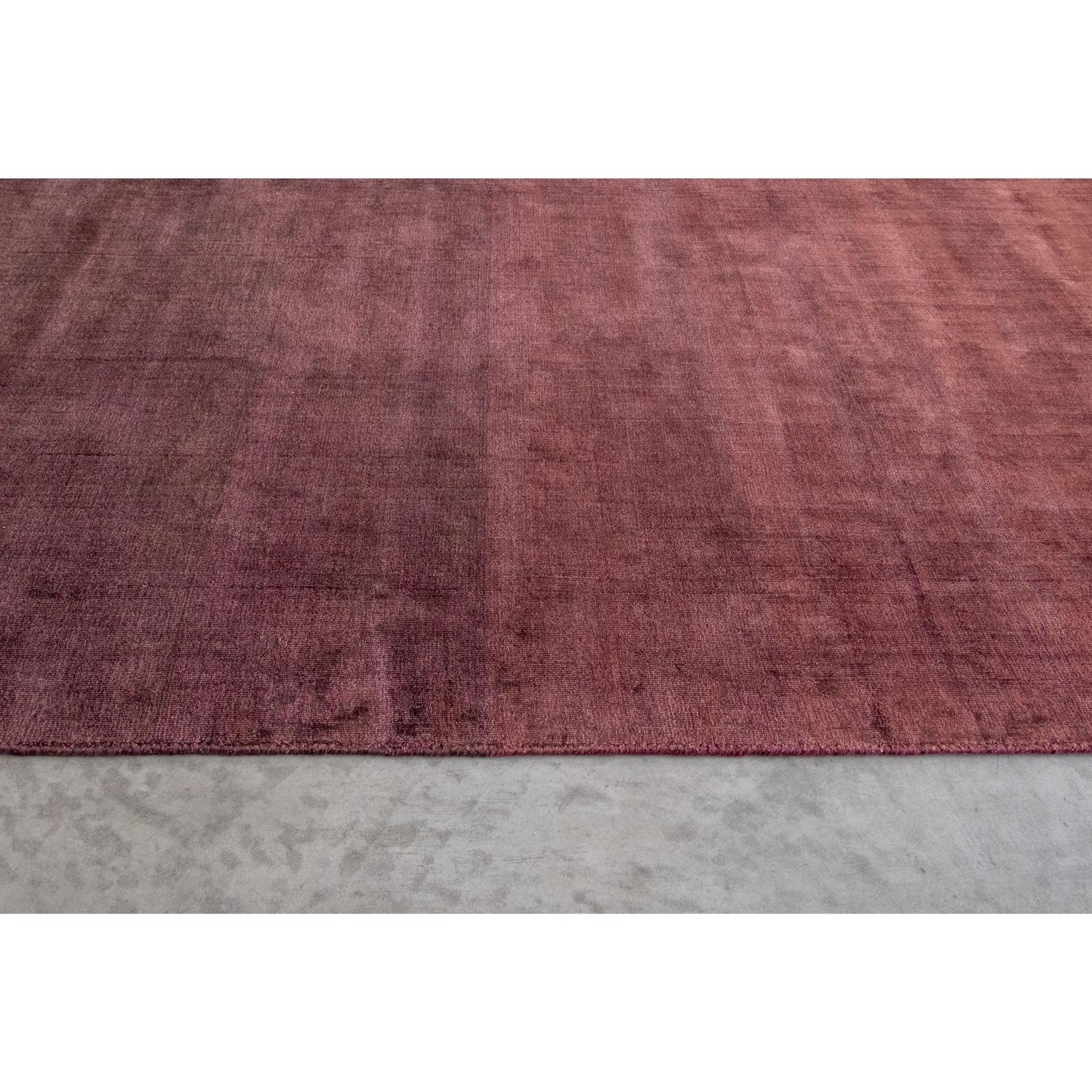 Modern Tappeto viscosa sostenibile rosso rubino magenta by Deanna Comellini 300x400 cm For Sale