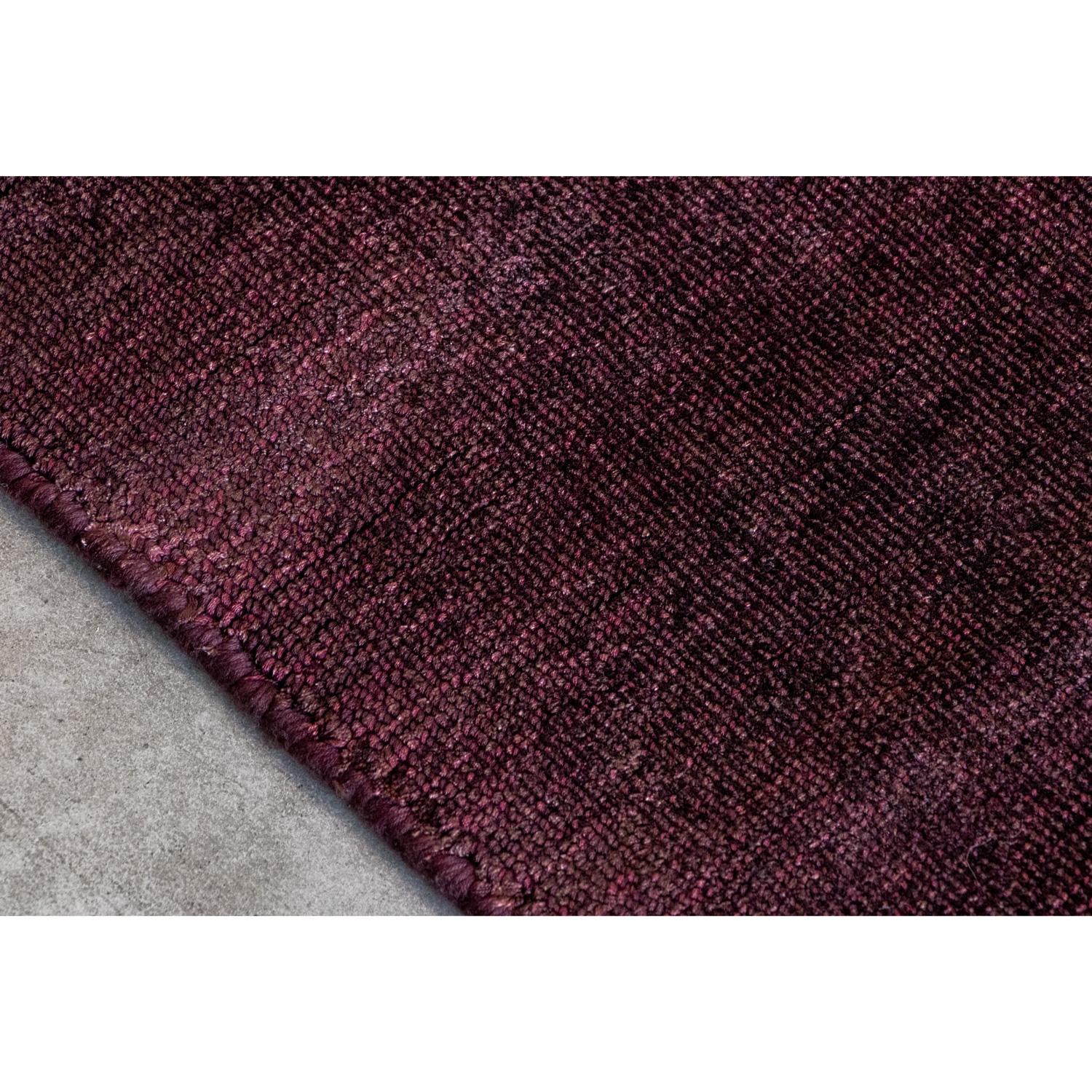 Hand-Woven Tappeto viscosa sostenibile rosso rubino magenta by Deanna Comellini 300x400 cm For Sale