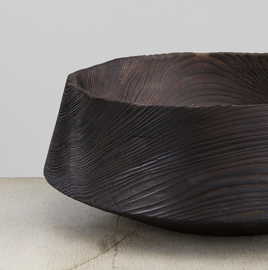 Tedesco Vaso unico Tara 03 - Scultura contemporanea in Wood nero di Megarisiotis in vendita