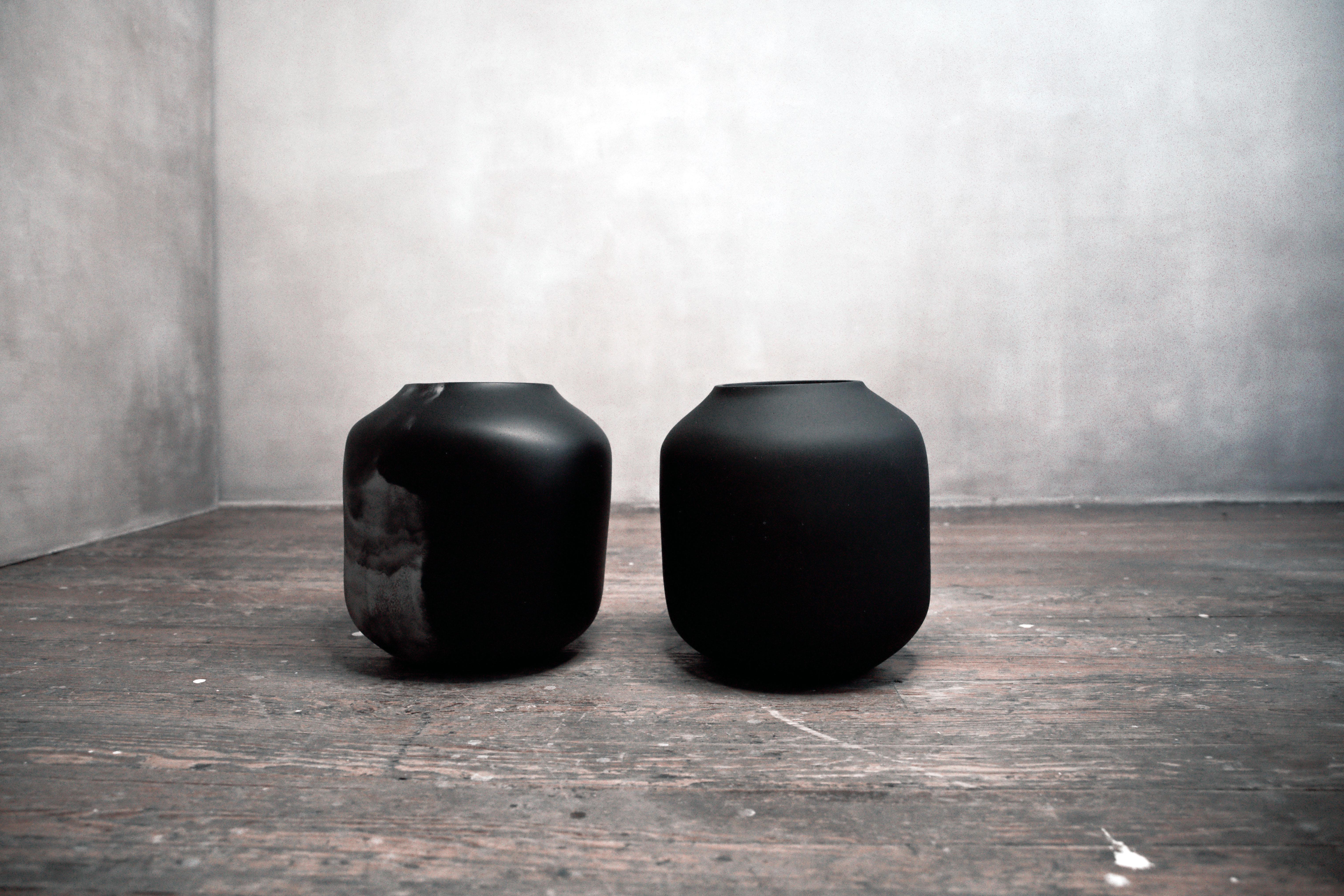 Mexican Tara Bajo Handmade Black and Transparent Resin Vase For Sale