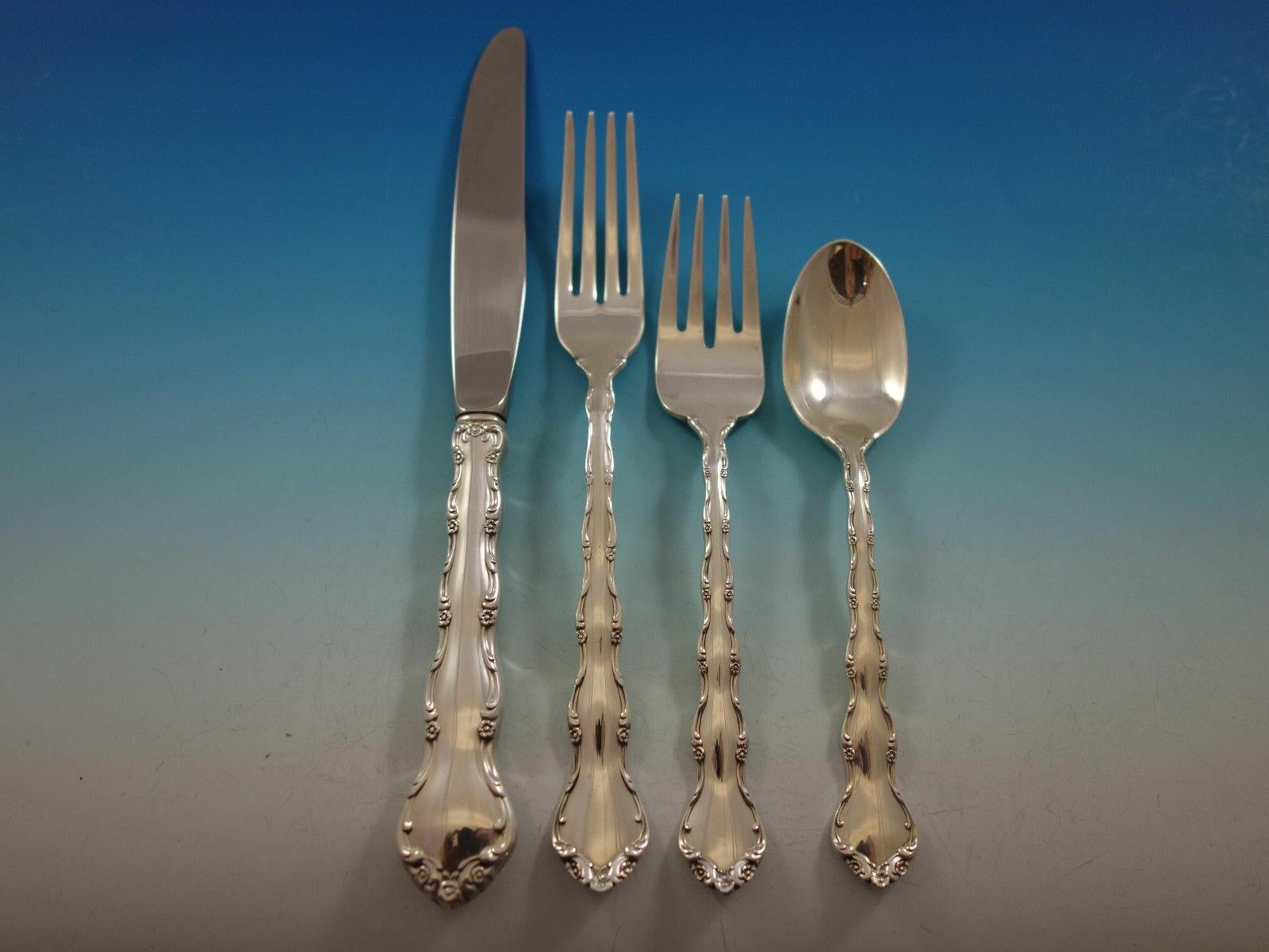 Tara by Reed and Barton sterling silver Flatware set, 60 pieces. Great starter set! This set includes:

12 Knives, 9 1/8