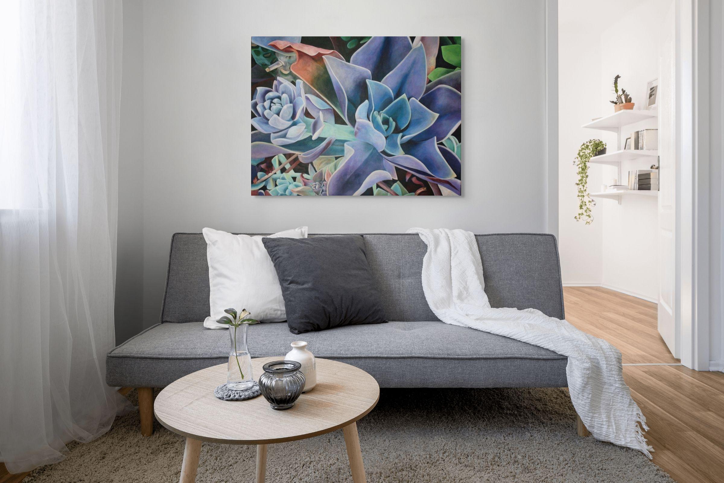 Ein Familienporträt (Grau), Still-Life Painting, von Tara Esperanza