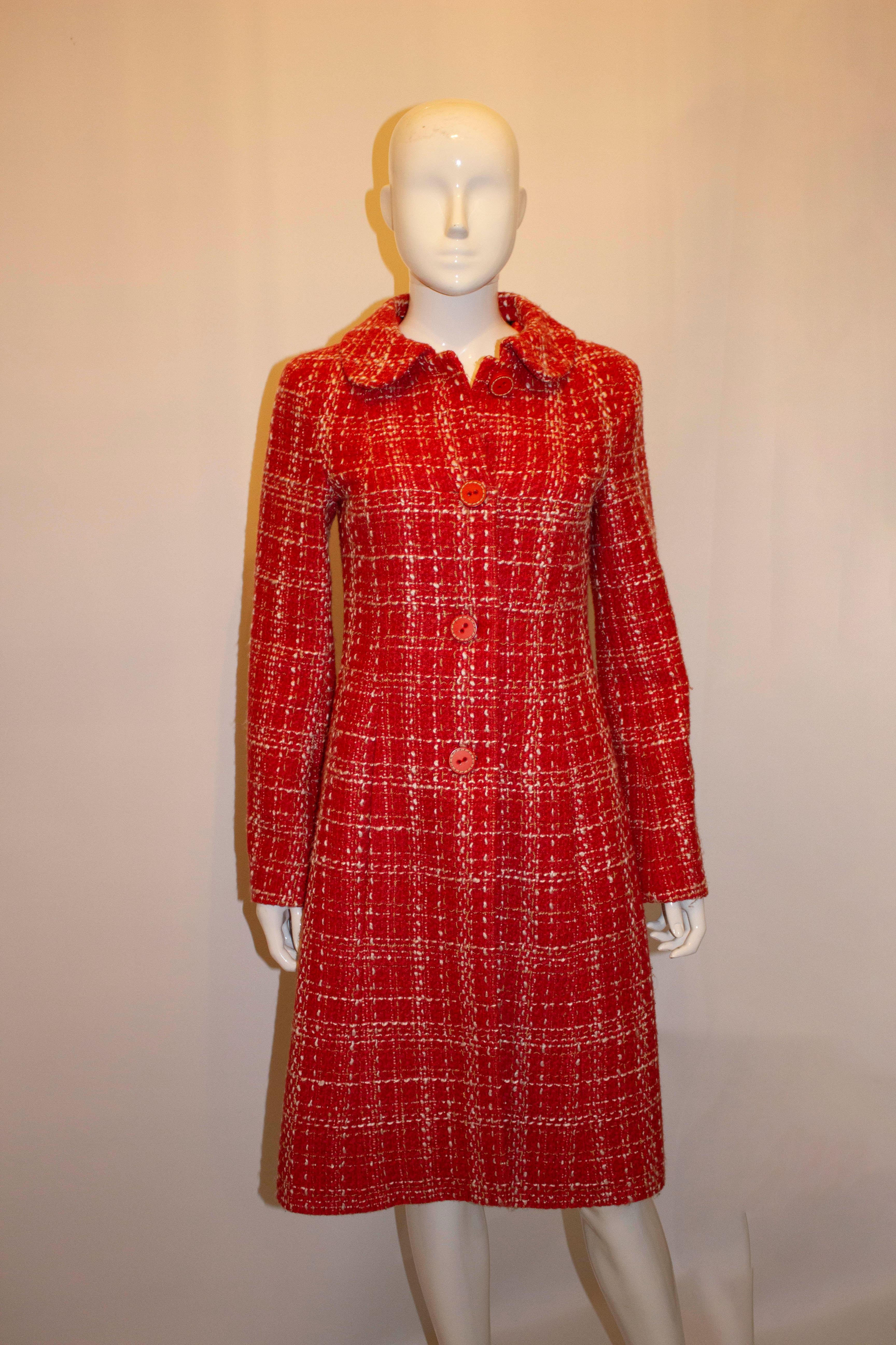 Tara Jamon Manteau rouge et blanc avec une merveilleuse doublure Bon état - En vente à London, GB