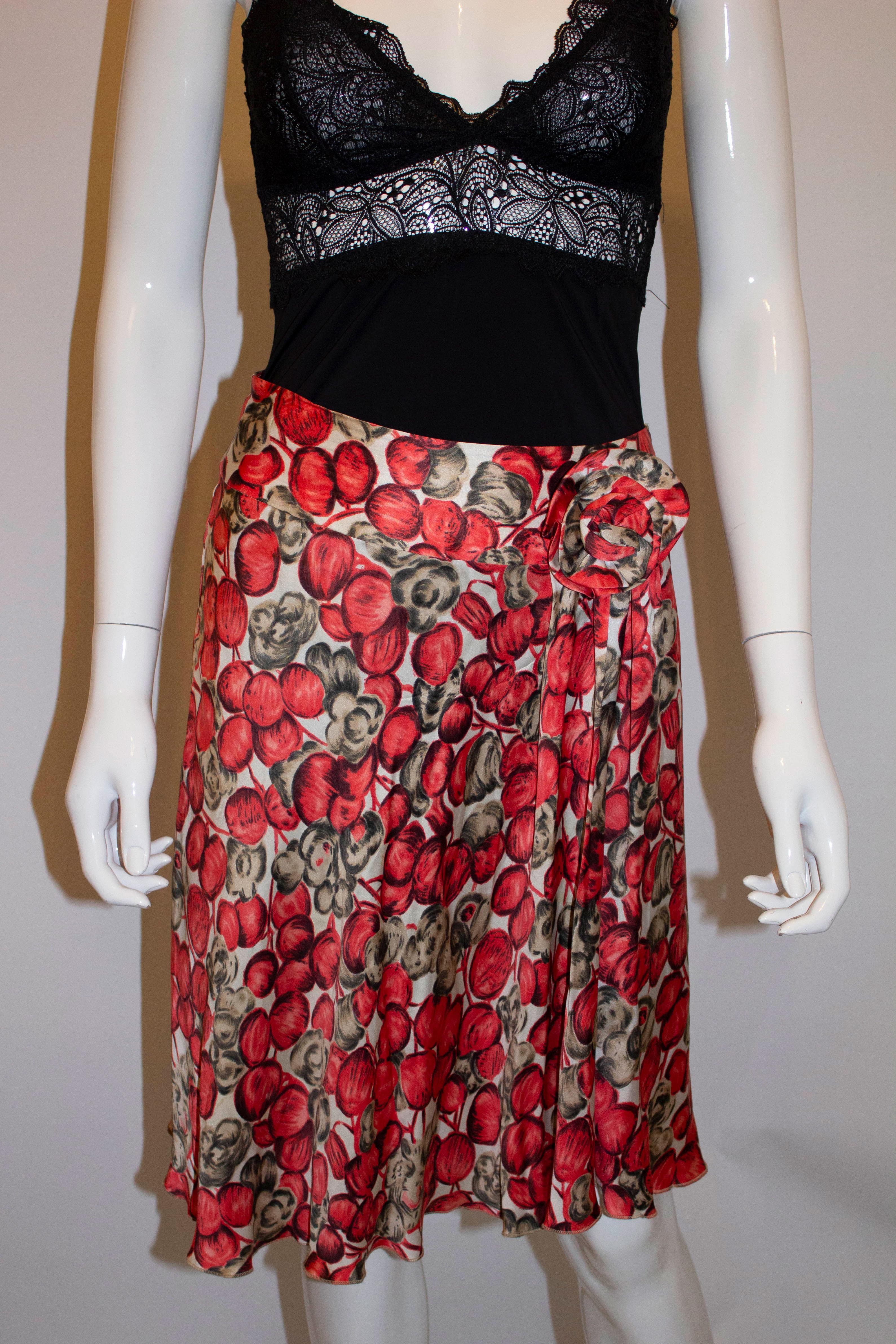 Tara Jamon Silk Skirt in a Cherry Print In Good Condition For Sale In London, GB