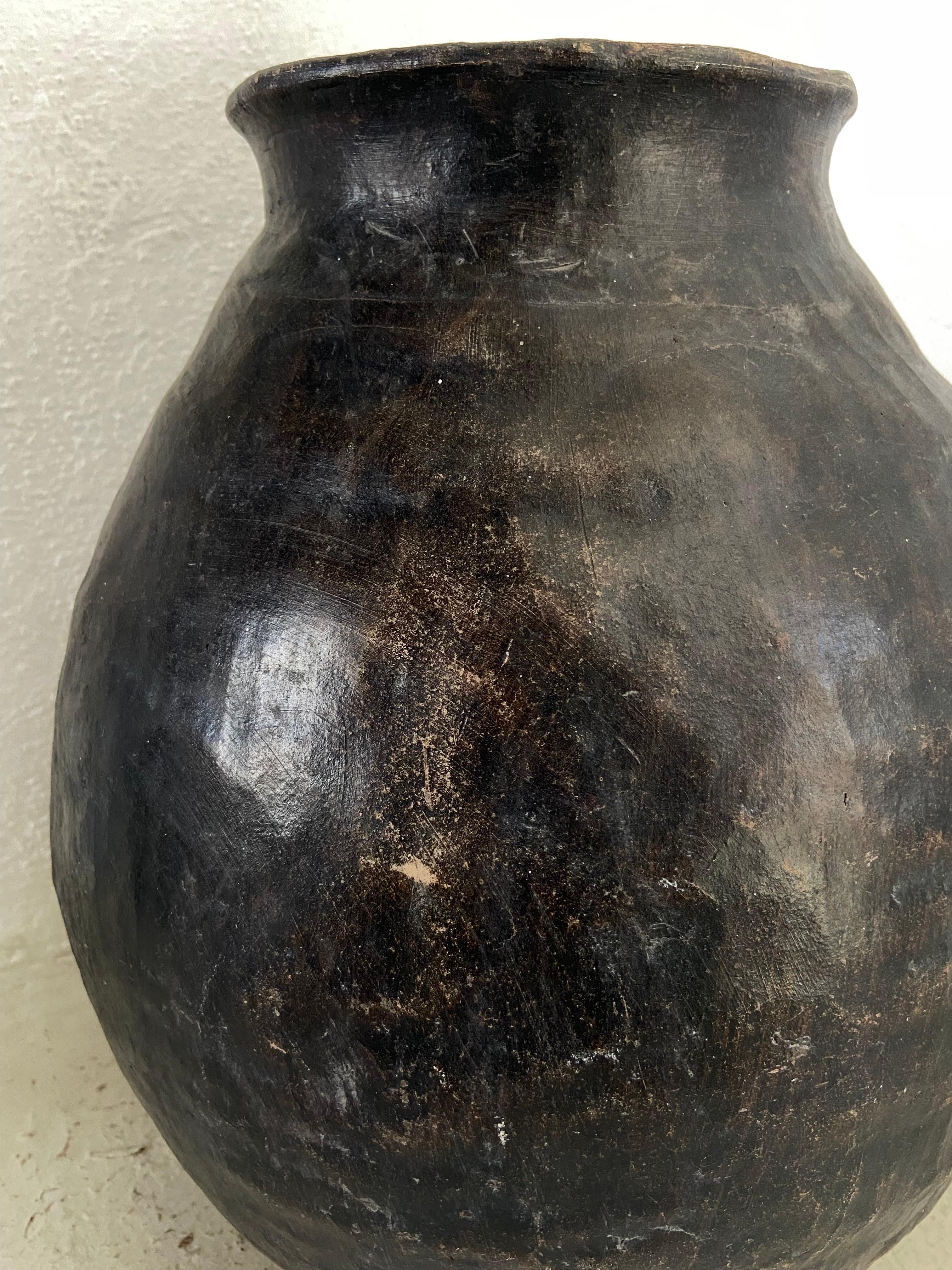 Tarahumara Ceramic Water Vessel from Mexico, circa Early 1900s In Fair Condition In San Miguel de Allende, Guanajuato