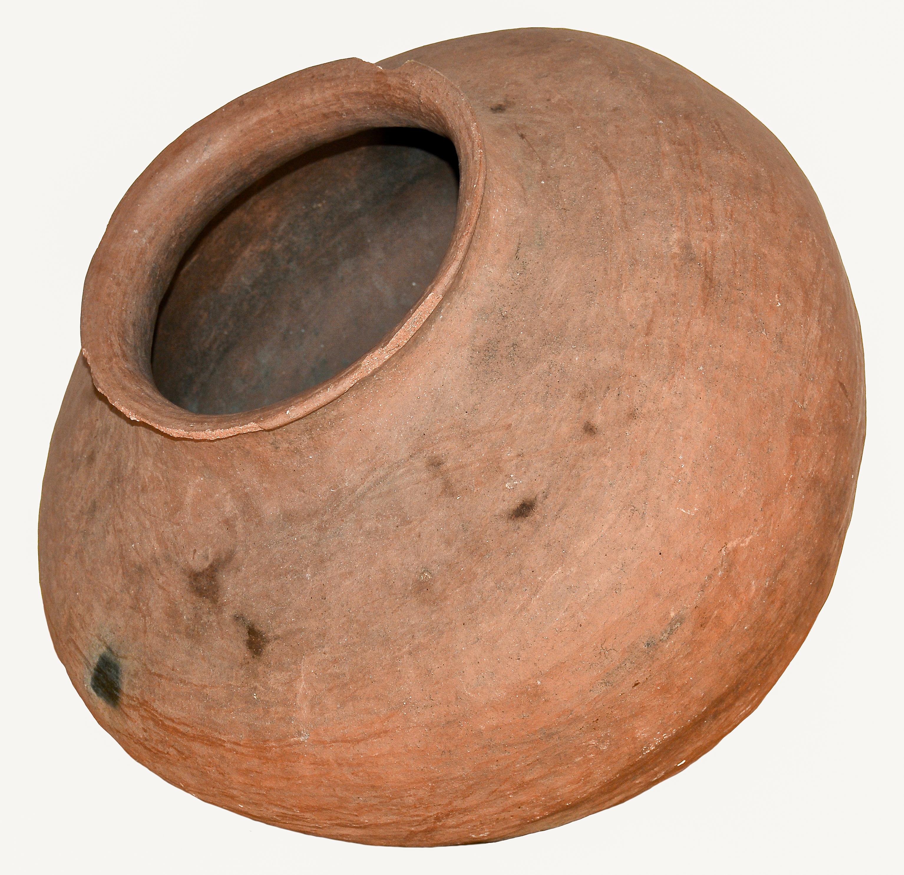 Tarahumara Indian Beer Fermenting Pot
Sierra Tarahumara Mountains, Chihuahua, Mexico
1970s
Low fire clay.
19.50 inches H. x 24.50 inches in Diameter

A large vintage example of the Tarahumara Indian Beer Fermenting utilitarian vessels.