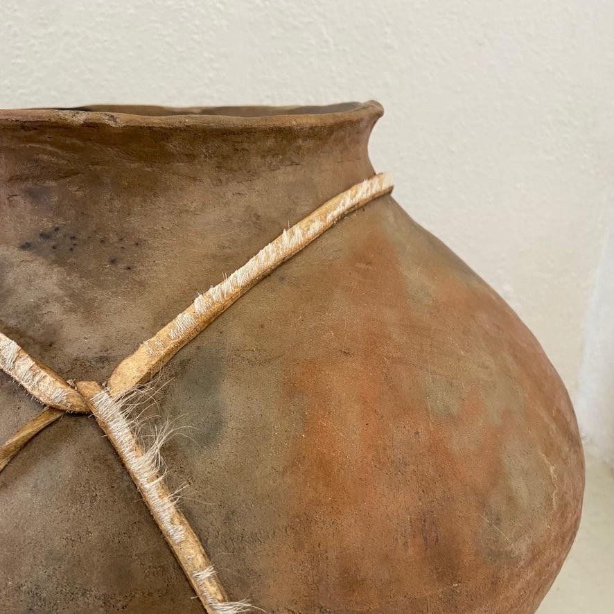Tarahumara Pot from Northern Mexico, circa 1950s In Fair Condition In San Miguel de Allende, Guanajuato