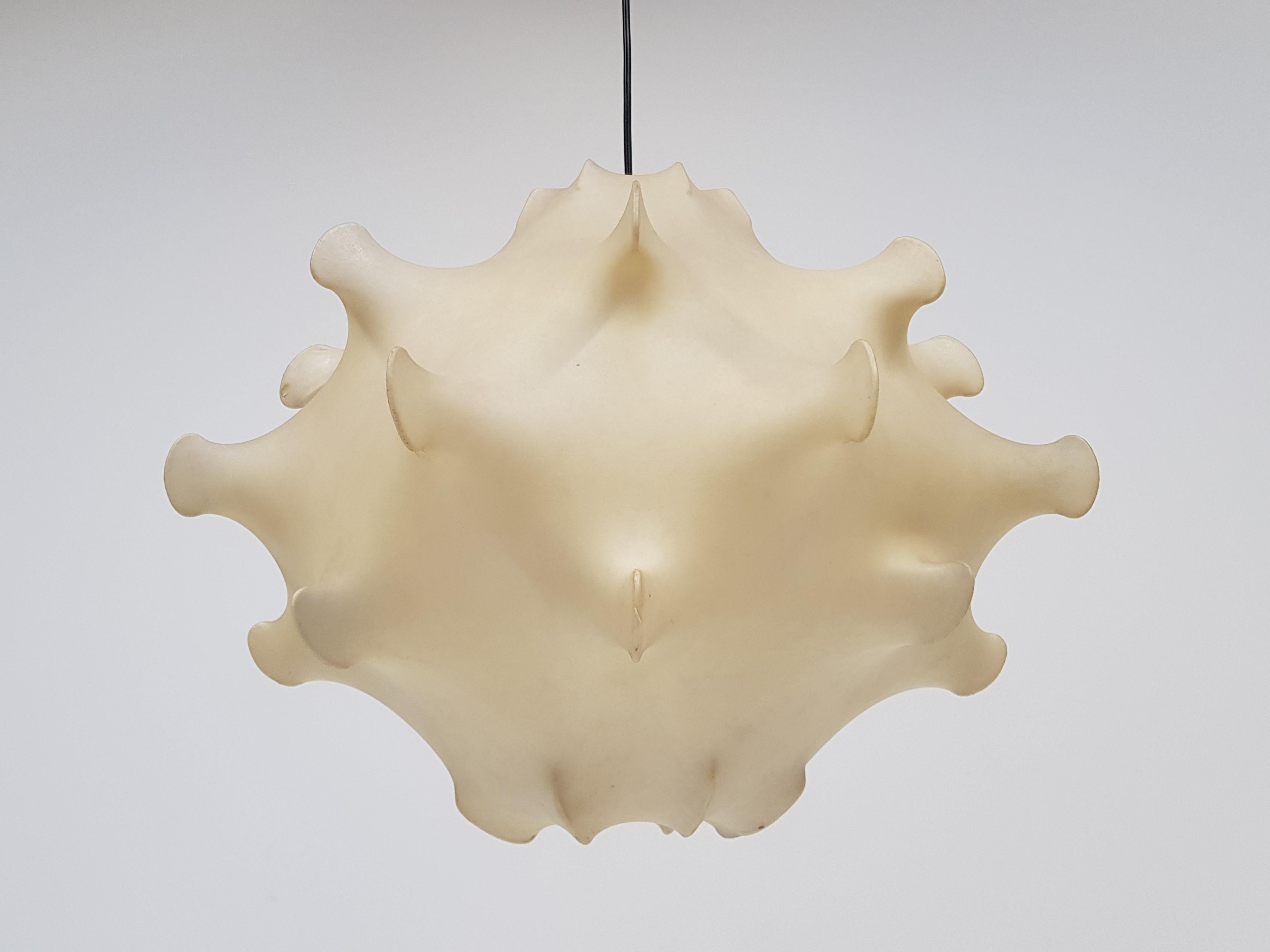 Italian 'Taraxacum' cocoon pendant by Achille & Pier Castiglioni for Flos, 1960s