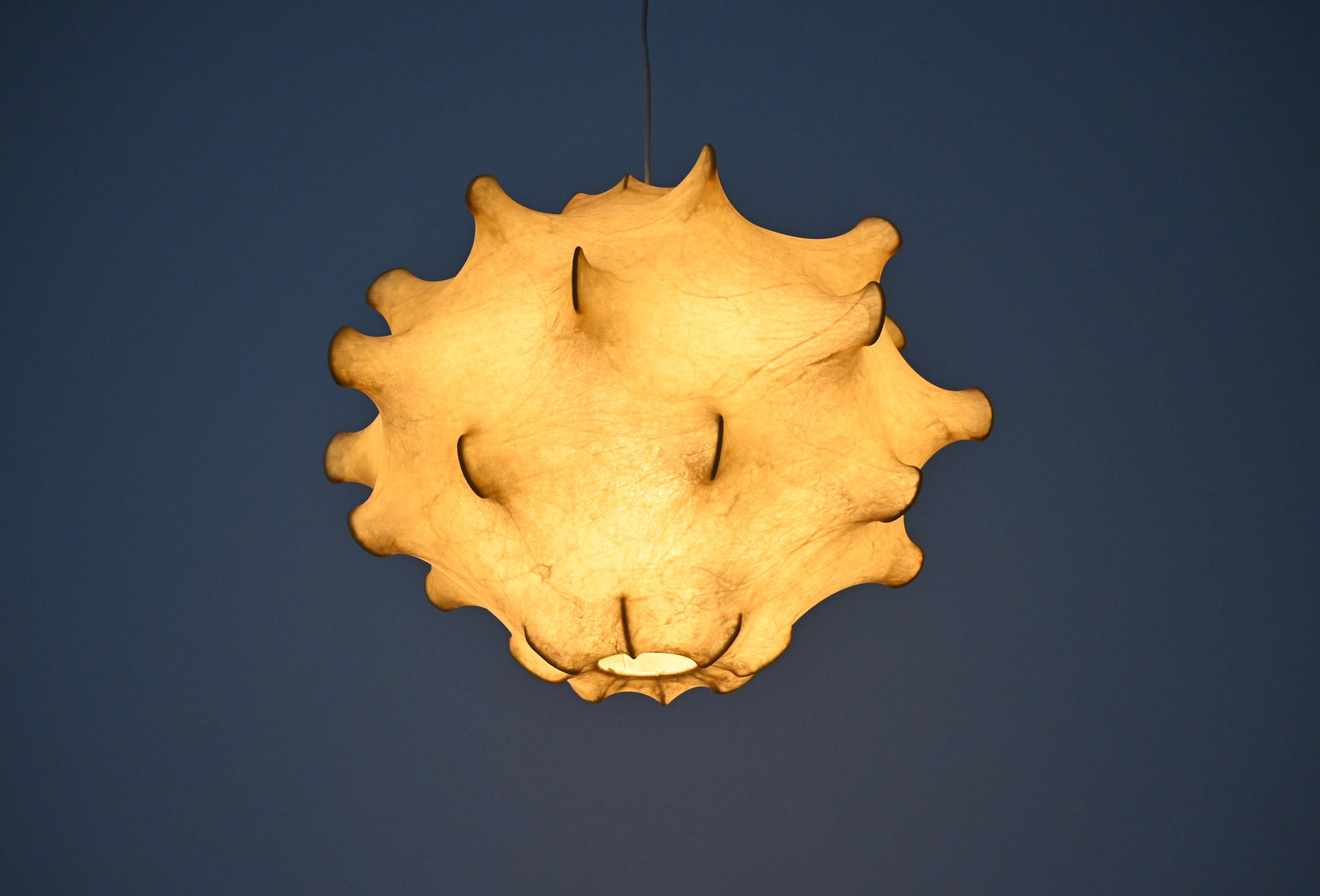 Taraxacum hanging lamp by Achille & Pier Giacomo Castiglioni for Flos, 1960s In Good Condition In bruxelles, BE