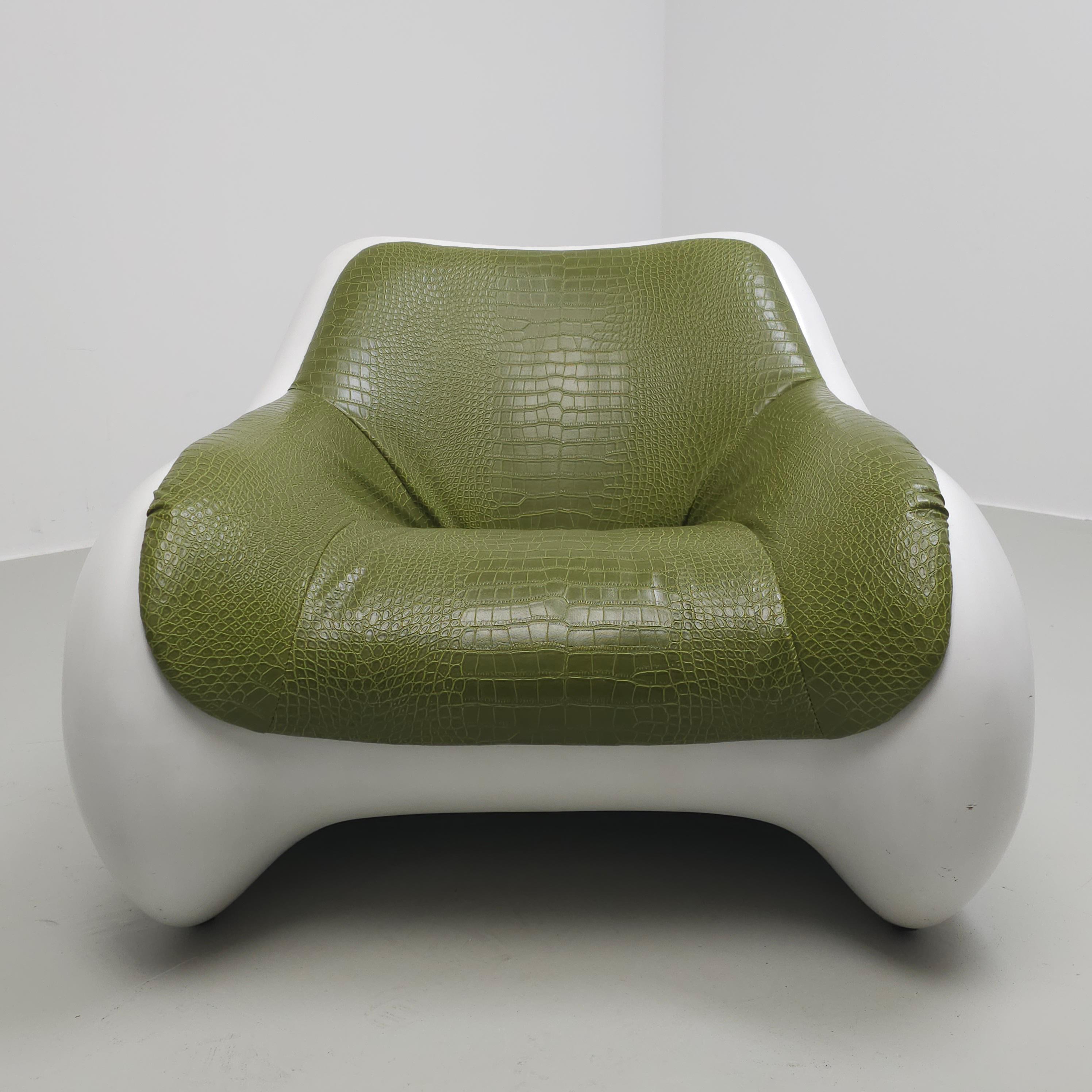 Targa chair, designed by Klaus Uredat for the Horn Collection around 1971. Moulded polyethurane chair with plastic shell, newly reupholstered with faux/fake crocodile leather