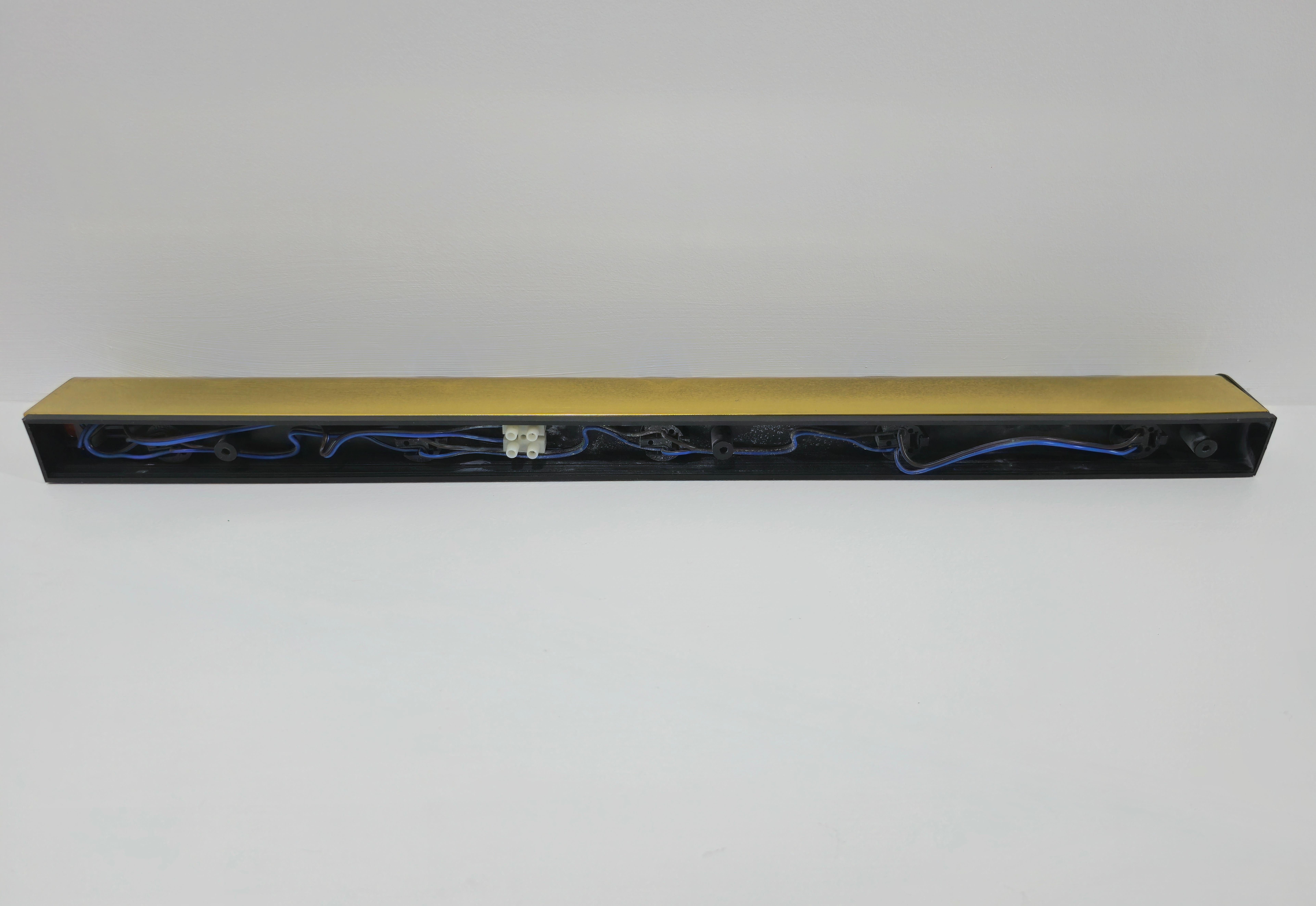 Targetti Sankey Wall Lamp Gold Aluminum Design Itali 1970s Mid-Century Modern In Excellent Condition For Sale In Palermo, IT