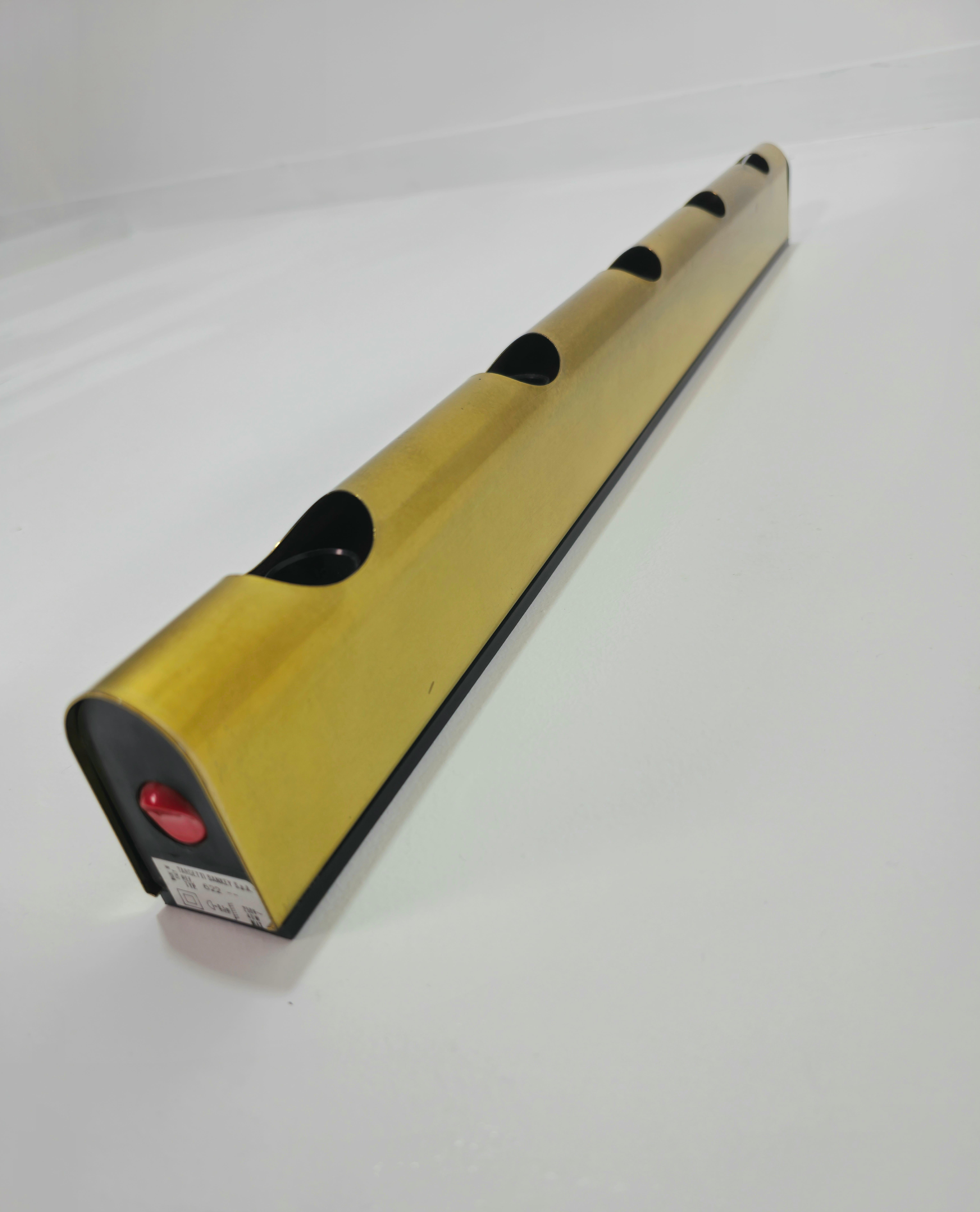 Targetti Sankey Wall Lamp Gold Aluminum Design Itali 1970s Mid-Century Modern For Sale 4