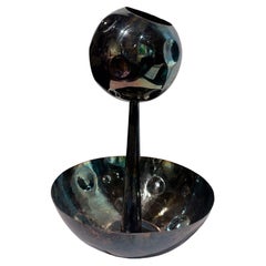 Gefäß/Schale aus brüniertem Metall, skulpturales Objekt von Raju Peddada – „Lacuna“