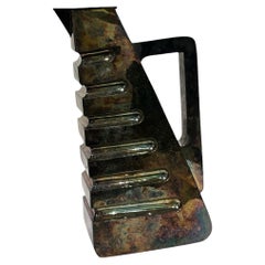 Gefäß/Gefäß aus brüniertem Metall, skulpturales Objekt von Raju Peddada – „Platon“