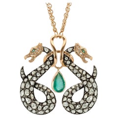 Taru Jewelry Collier dragon en or rose et argent avec diamants et émeraudes