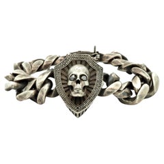 Taru Jewelry Skull and Shield Diamond Silver Curb Bracelet