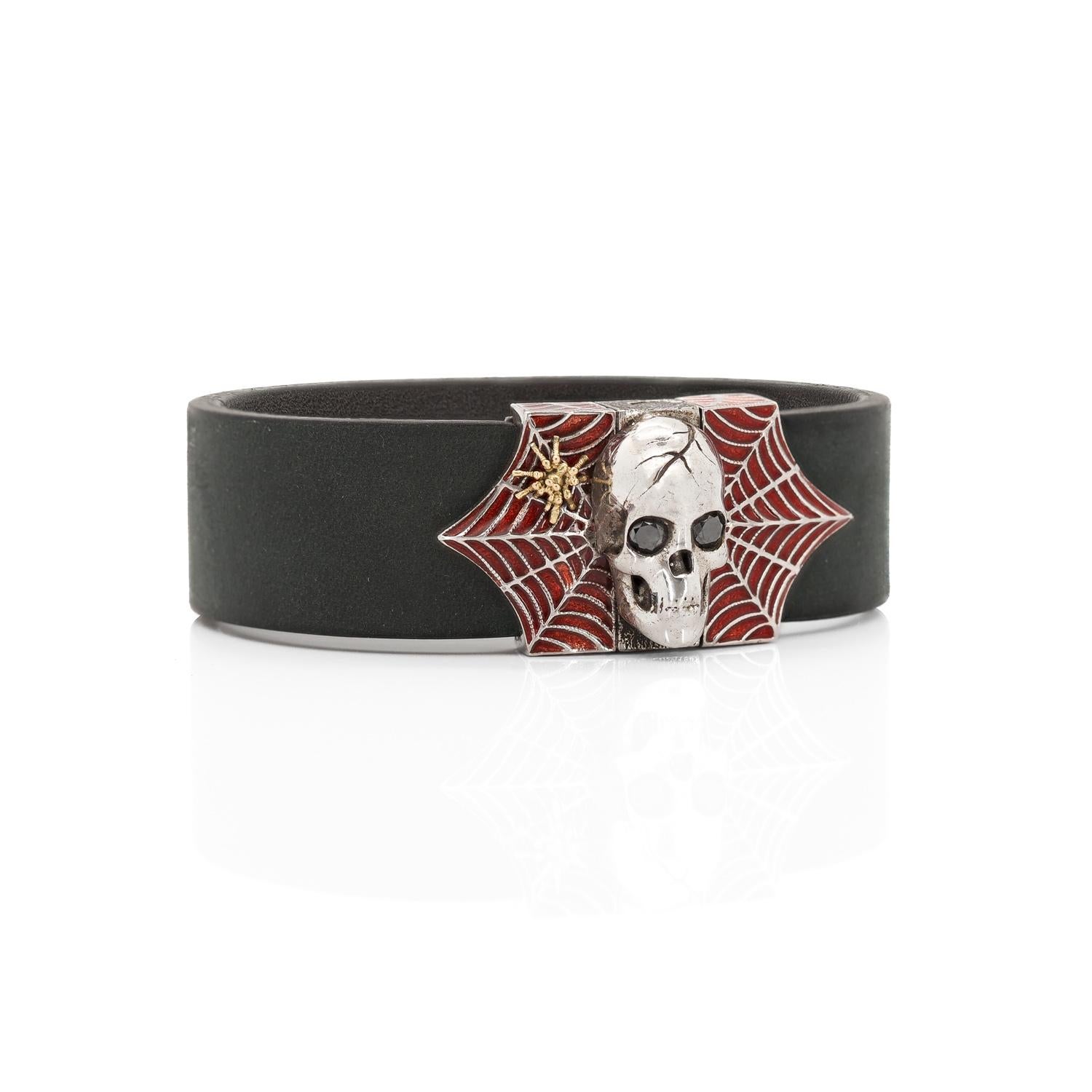 Taille ronde Taru Jewelry Bracelet crâne et toile d'araignée en diamant noir, argent, or et émail rouge en vente