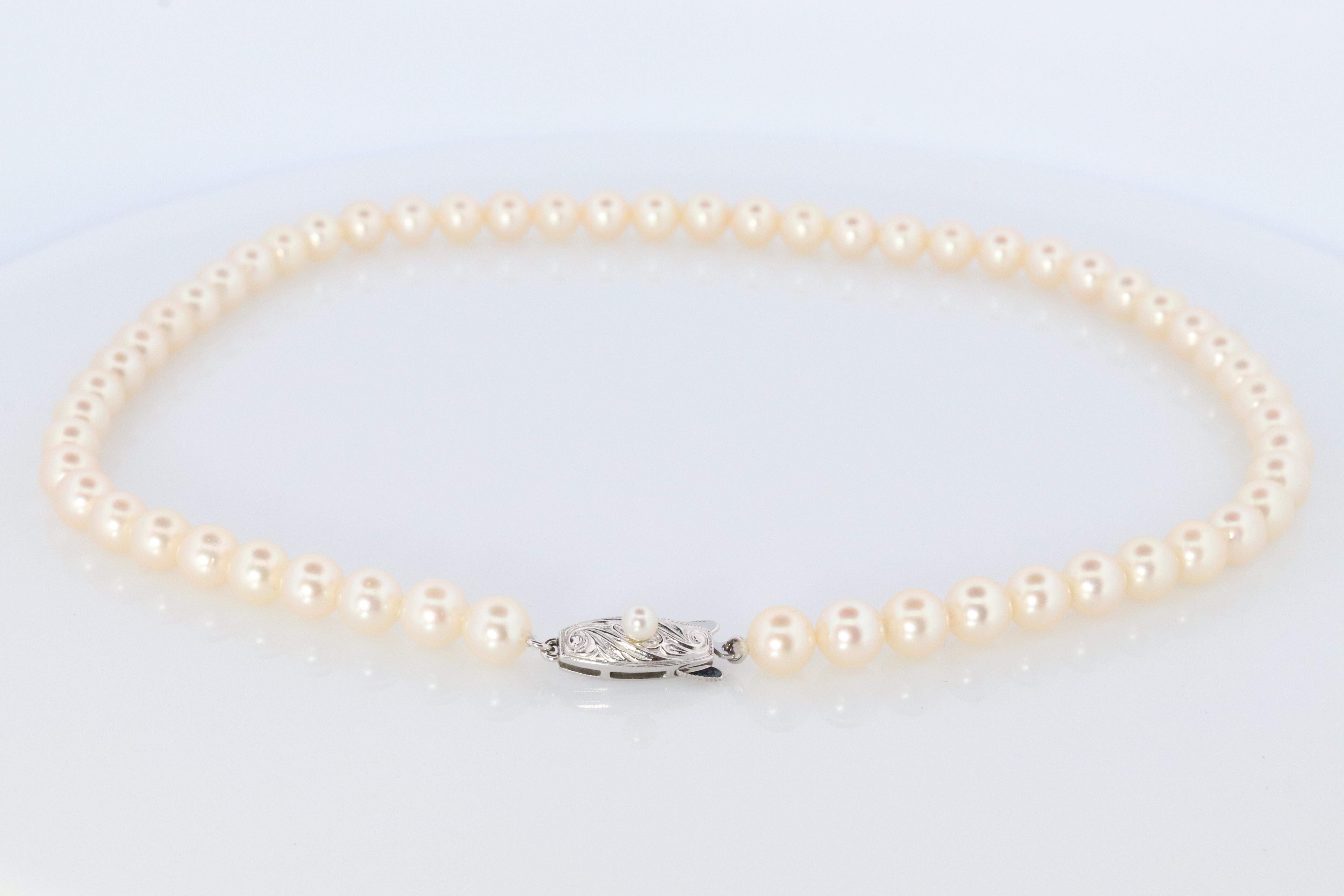 Women's TASAKI 14k White Gold Pearl Necklace. 7mm Pearls Necklace. Japanese Pearls. For Sale