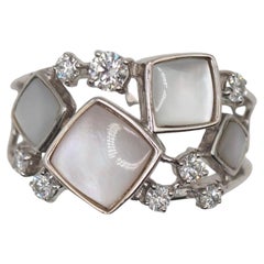 Bague géométrique TASAKI en or blanc 18 carats, avec diamant et nacre