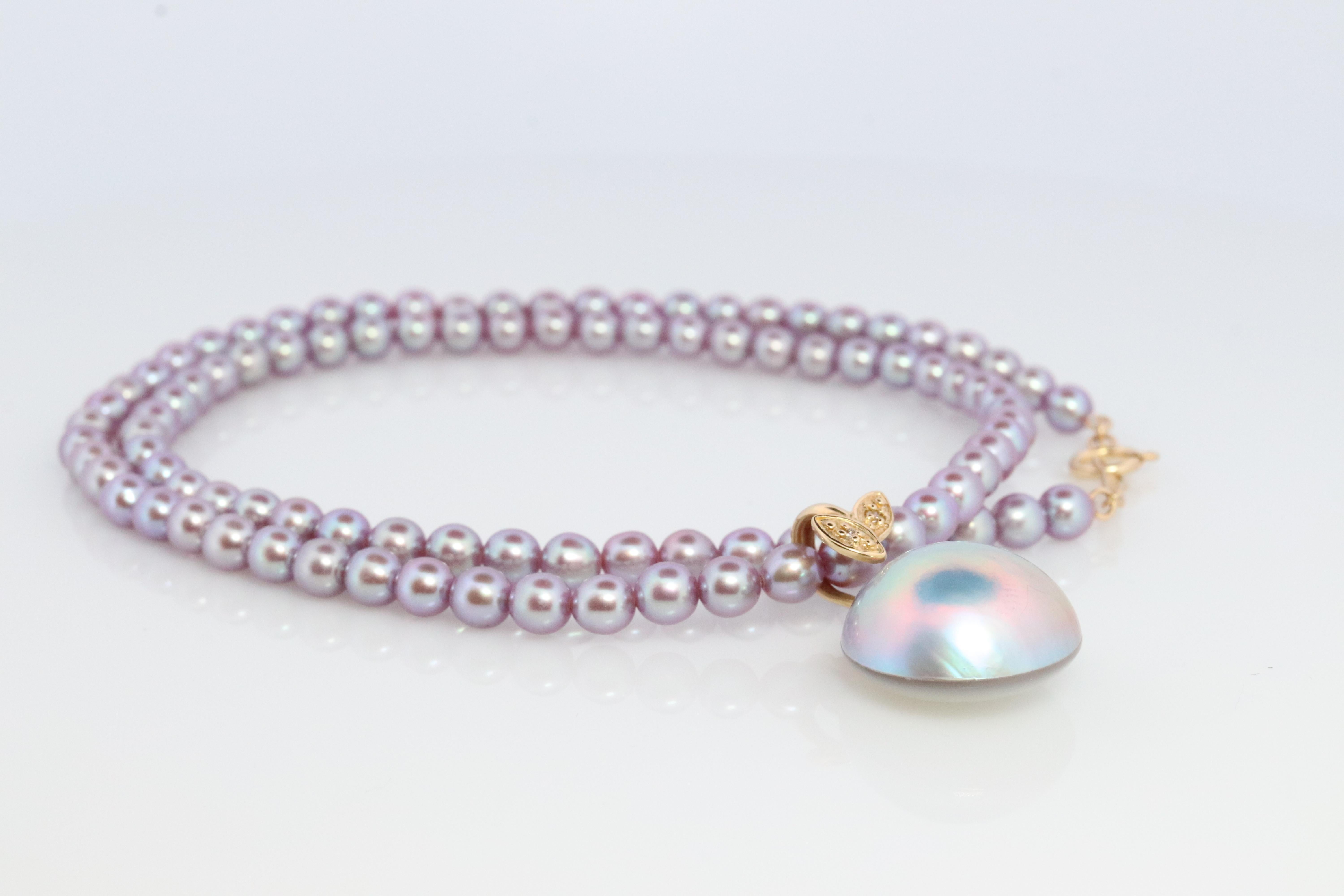 Round Cut Tasaki Necklace. 18k Tasaki Japanese Mabe Pearl and Gray/Bluish Pearl Necklace For Sale