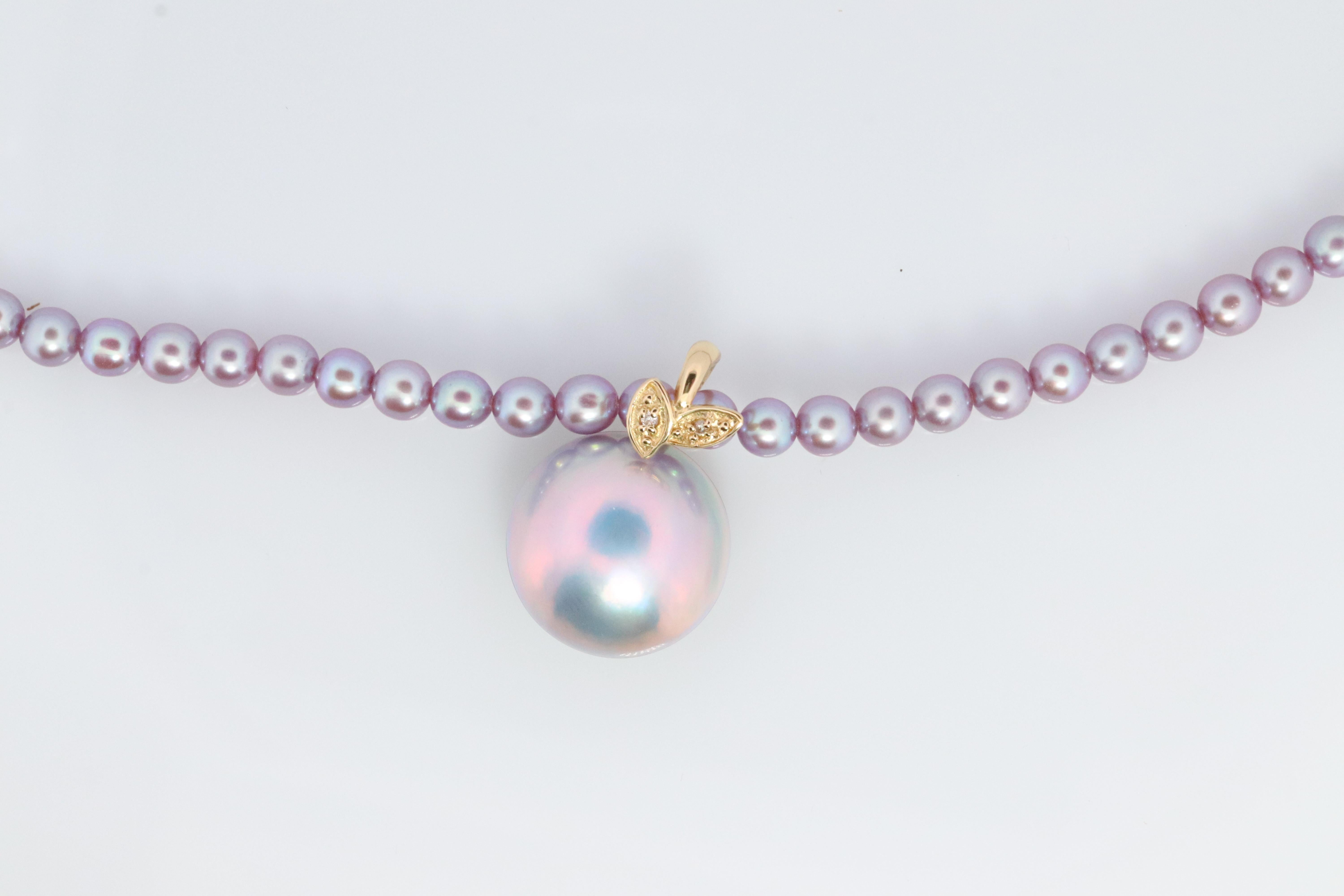 Tasaki Necklace. 18k Tasaki Japanese Mabe Pearl and Gray/Bluish Pearl Necklace For Sale 1