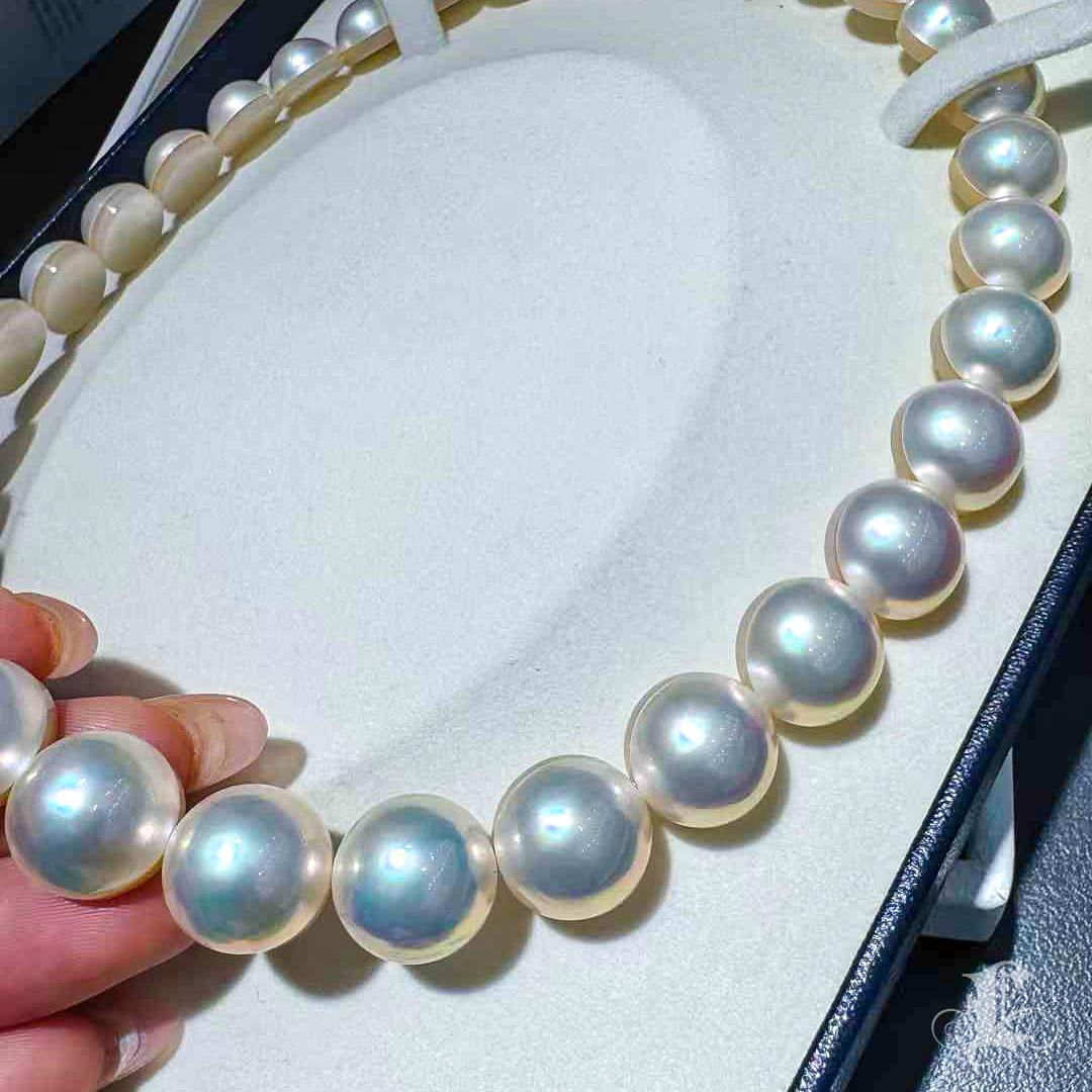 TASAKI Original — Aurora 12–14mm Japanese Mabe Pearl Graduated Necklace In New Condition In New York, NY