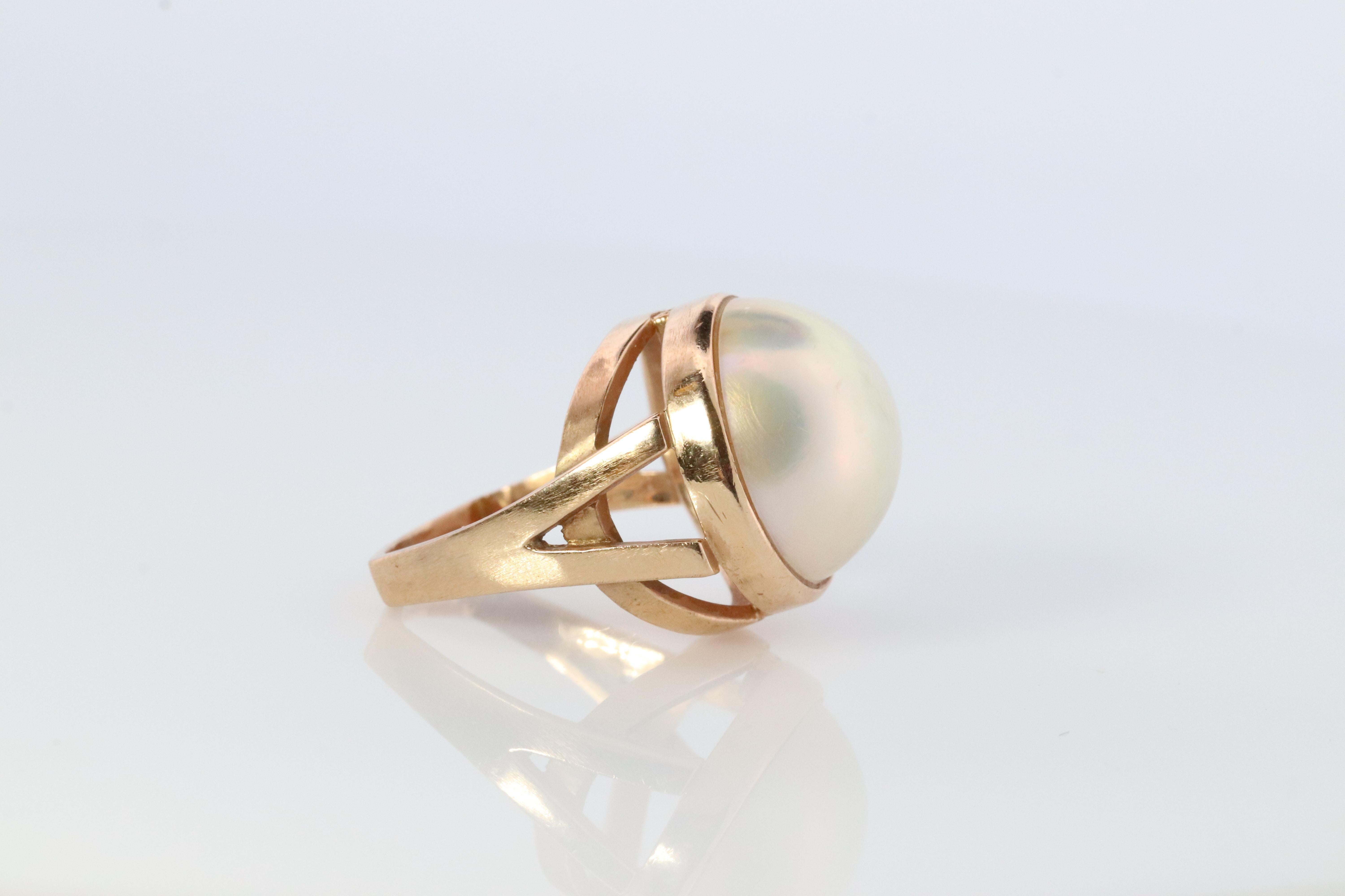 TASAKI Ring. Genuine 14k MABE Perle Solitär. Große Mabe-Perle 14k Gelbgold (Moderne) im Angebot