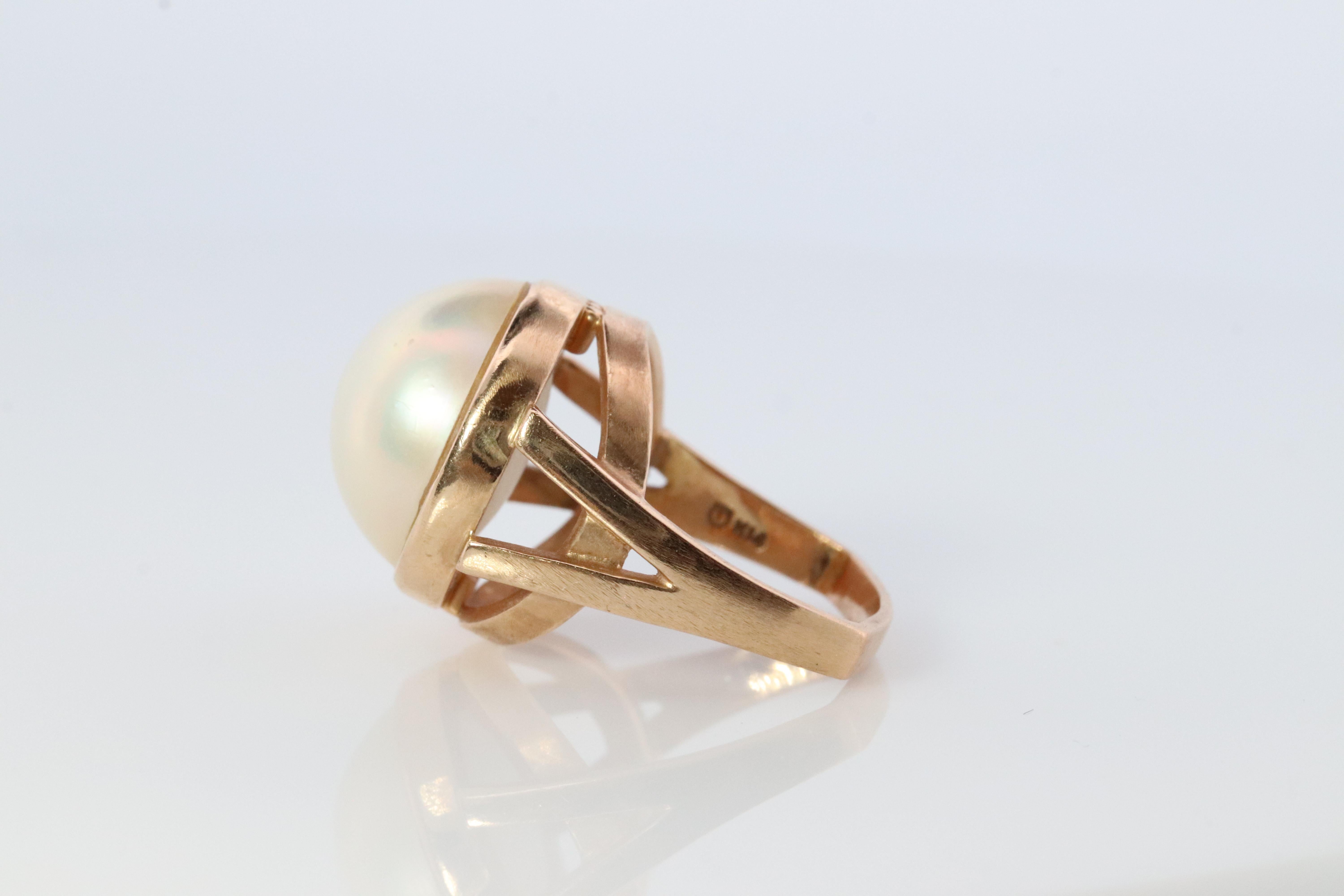 TASAKI Ring. Genuine 14k MABE Perle Solitär. Große Mabe-Perle 14k Gelbgold (Cabochon) im Angebot