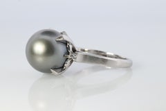 Anillo TASAKI. Solitario de perla tahitiana de platino auténtico. PT900 Tahitiana grande.
