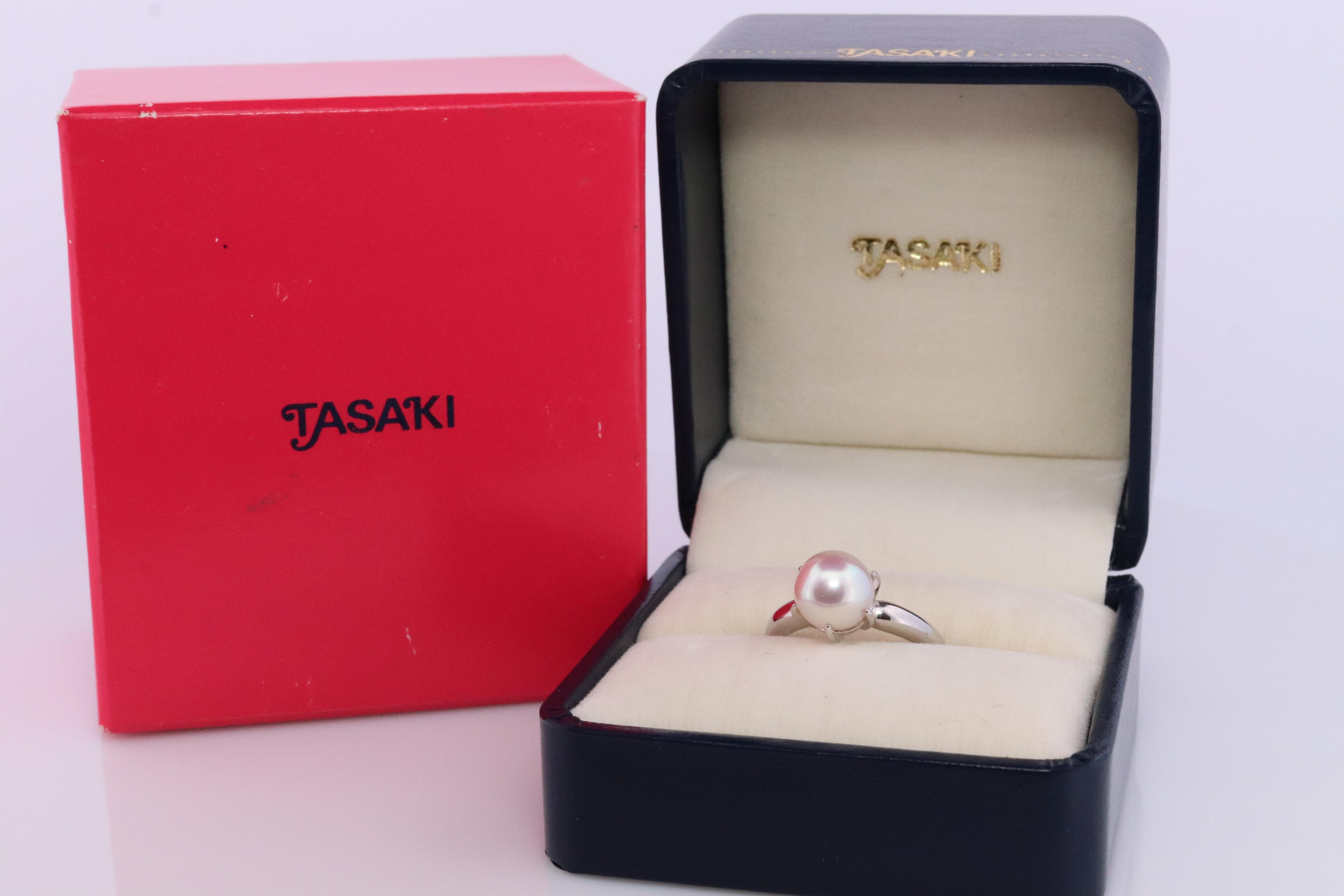 Genuine Tasaki ring

PT900 Platinum with Pearl Solitaire.

Comes in Original Tasaki packaging.

Details:
Size 5.25
4.5grams total
8mm High Quality Akoya Pearl.
3mm ShankGenuine Tasaki ring

PT900 Platinum with Pearl Solitaire.

Comes in Original